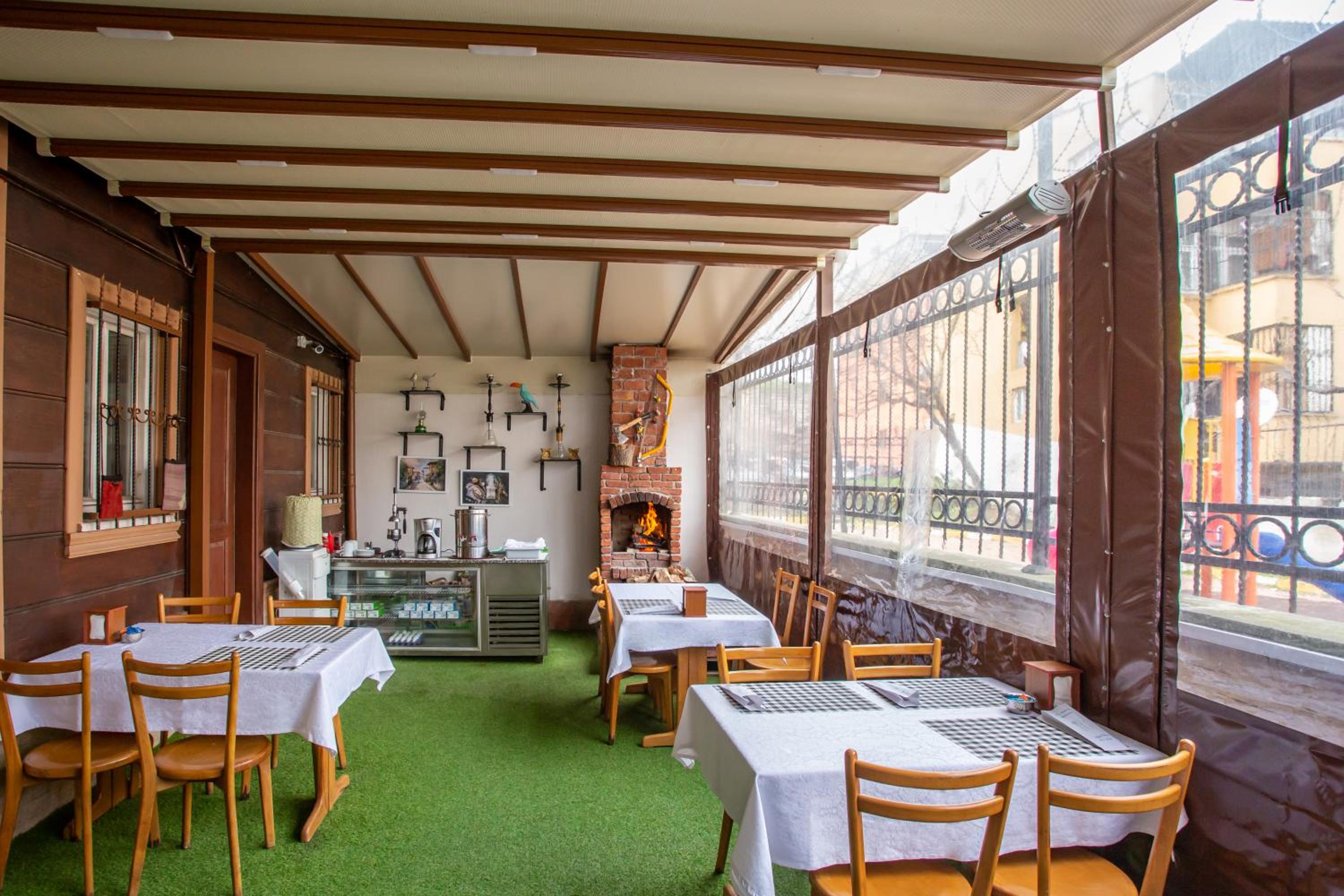 April Hotel - Image 66