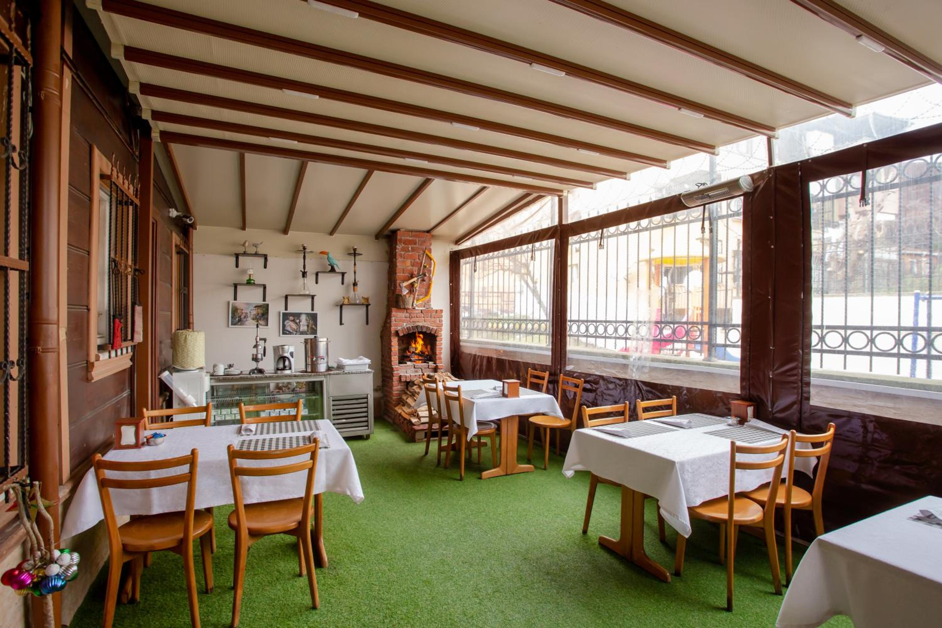 April Hotel - Image 21