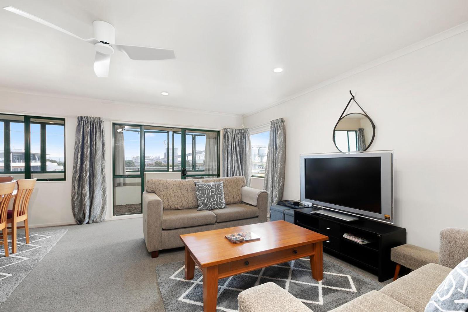 Mount Sunset - Mt Maunganui Townhouse view 2