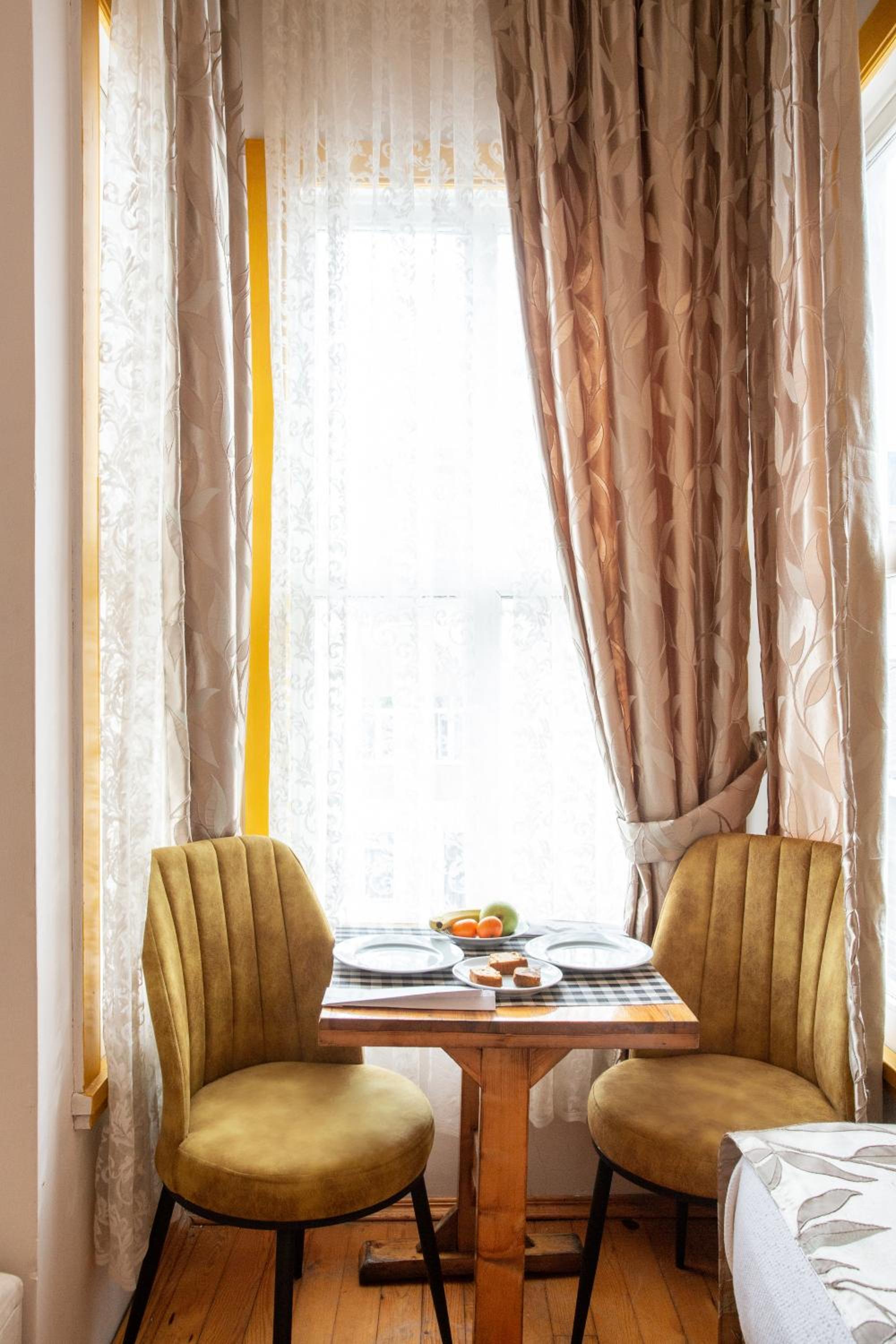 April Hotel - Image 47