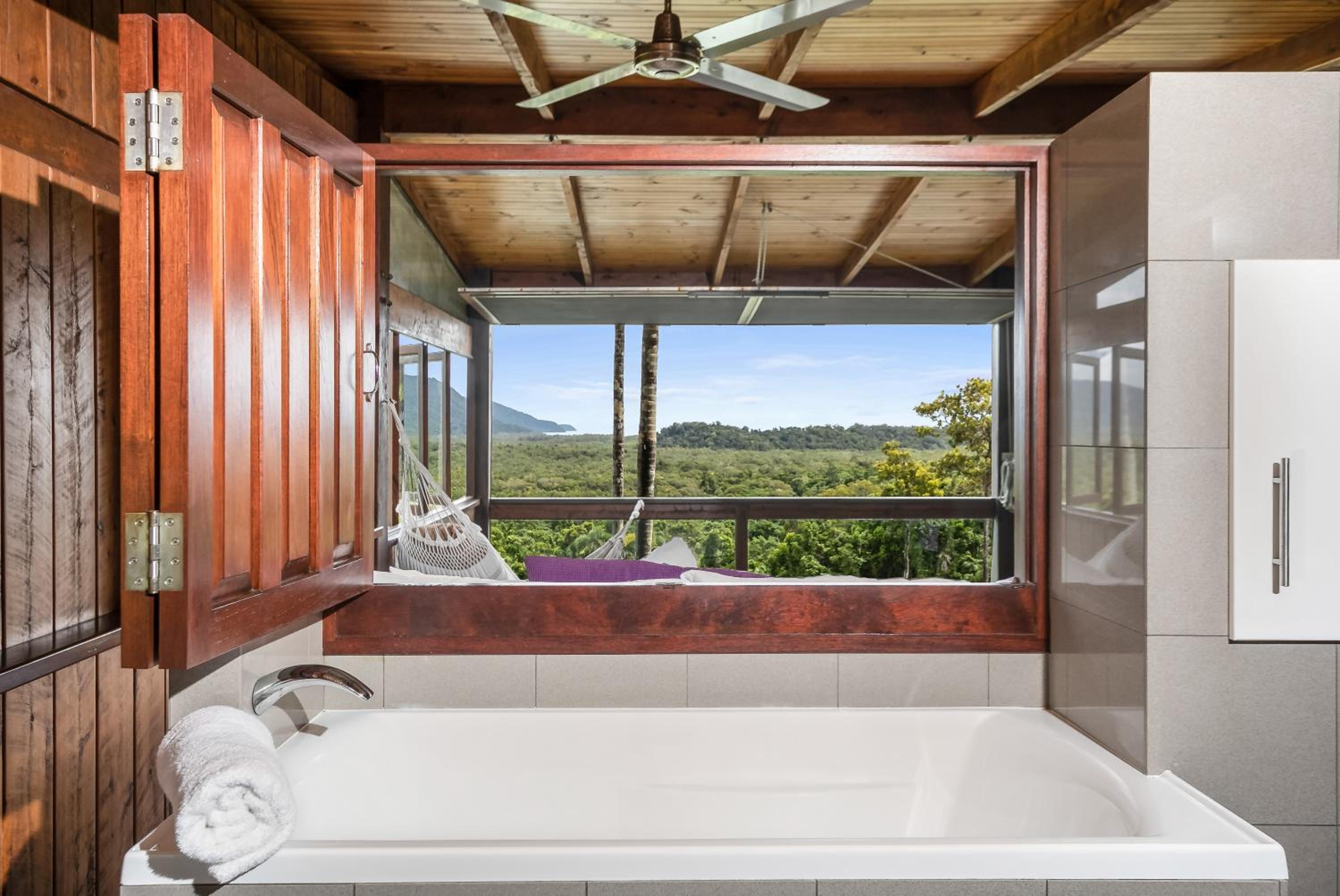 Daintree Holiday Homes - La Vista
