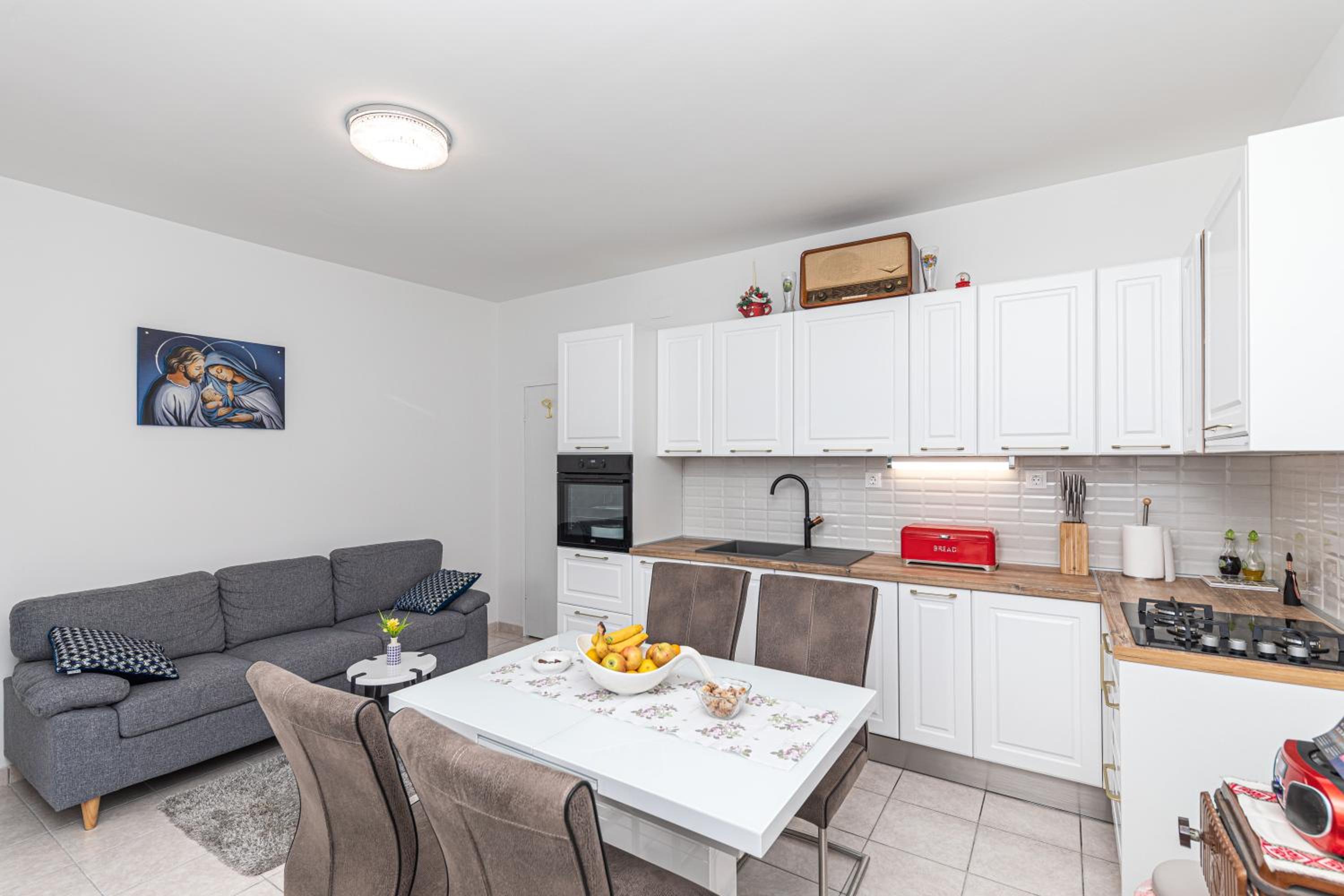Apartment ASTRID 5 m from BEACH view 5