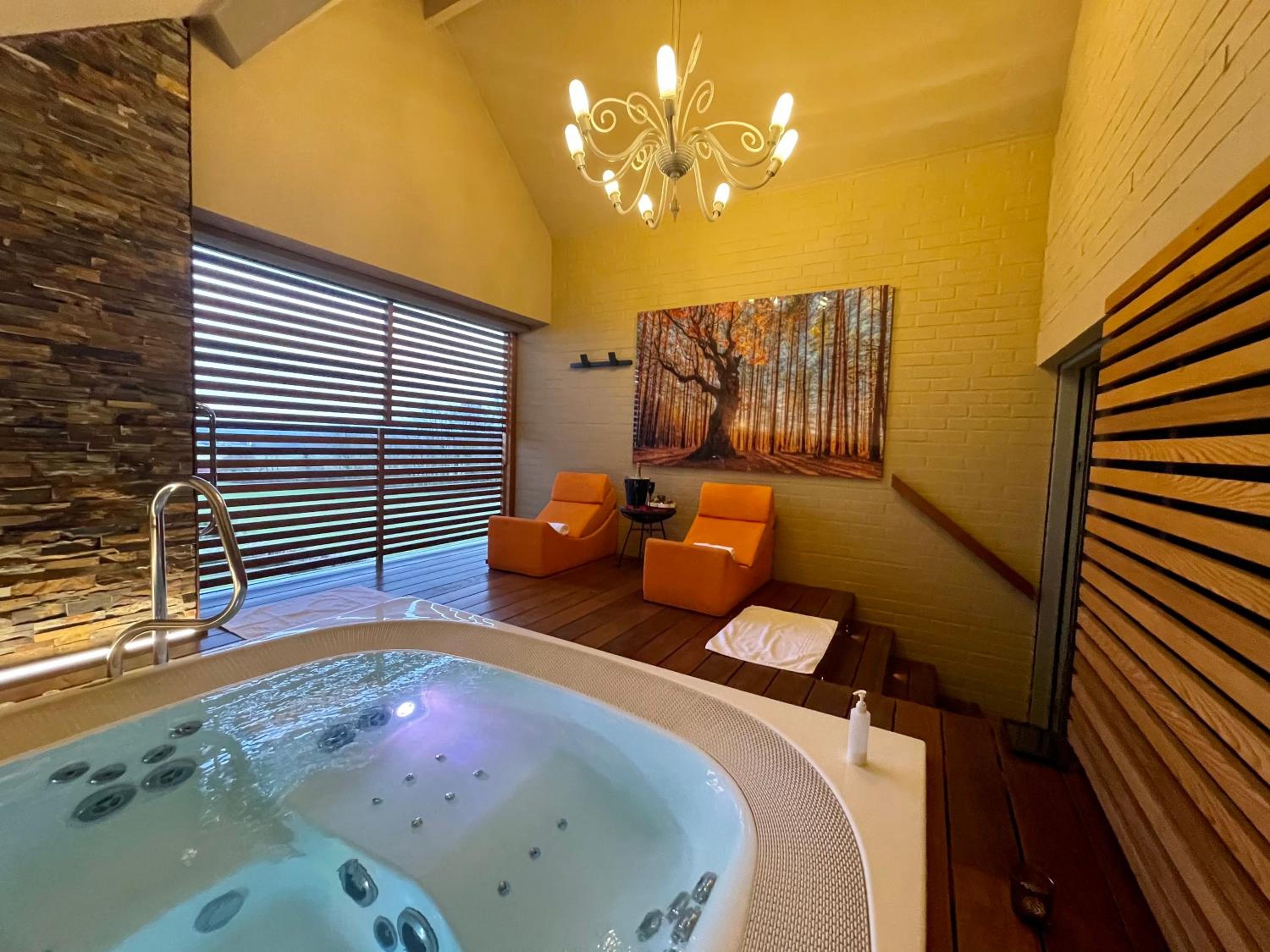 Octavie - Suite de luxe à Tournai avec piscine privée, jacuzzi, sauna et hammam