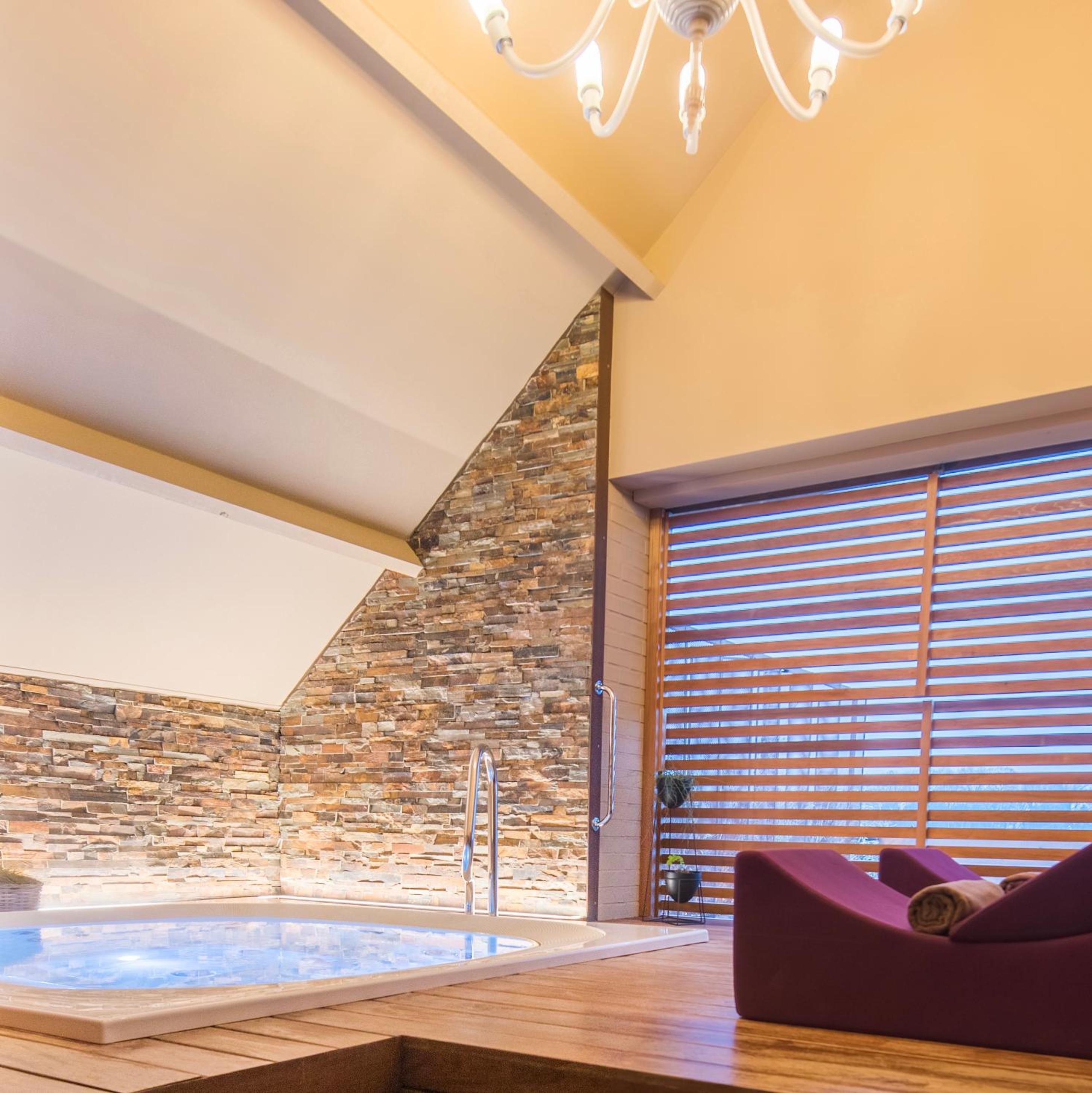 Octavie - Suite de luxe à Tournai avec piscine privée, jacuzzi, sauna et hammam