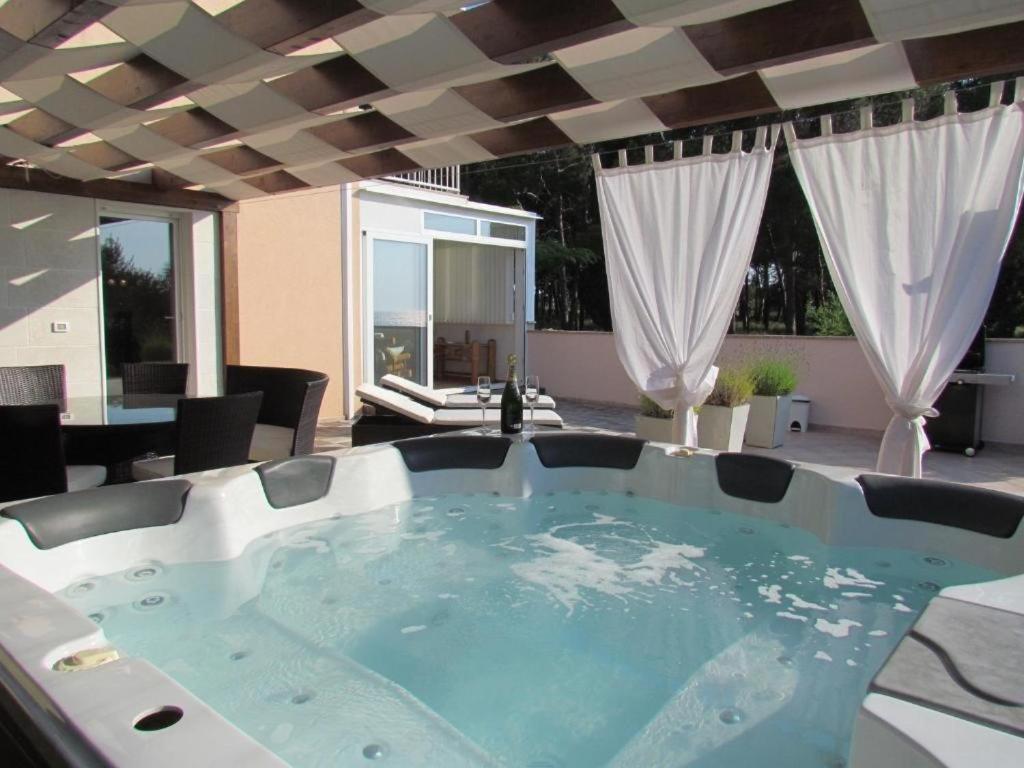 4 Star app Adriana with sea view and jacuzzi view 2