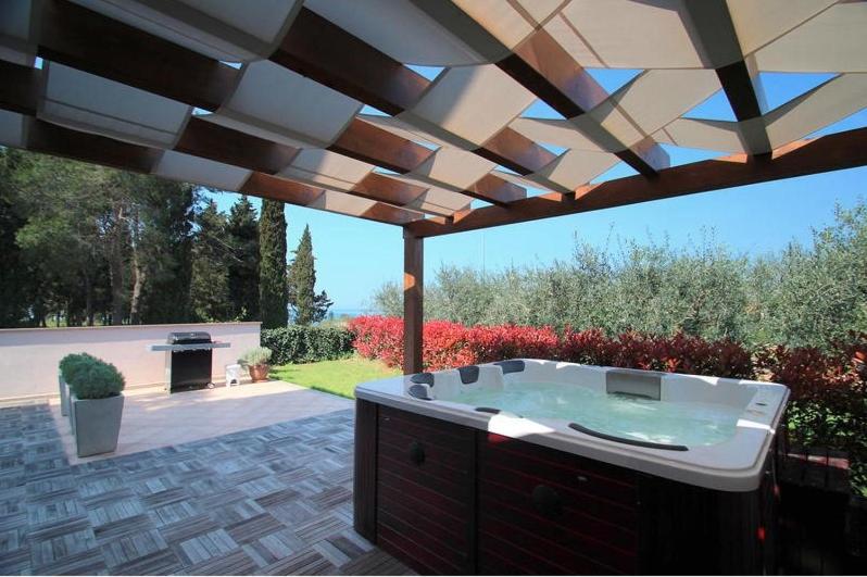 4 Star app Adriana with sea view and jacuzzi view 4