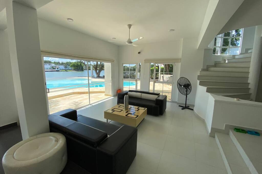 Espectacular Casa Condominio Lagos del Peñón Girardot-Colombia