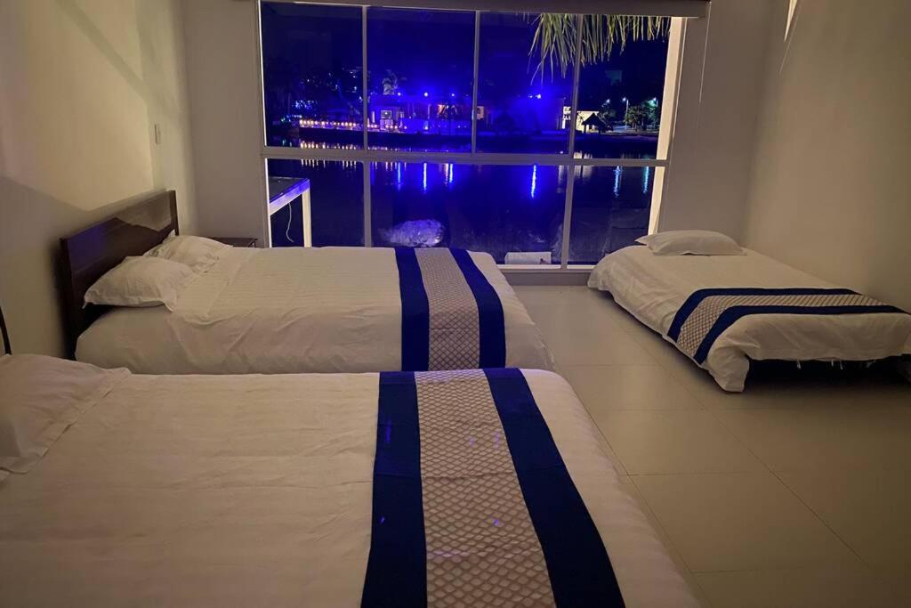 Espectacular Casa Condominio Lagos del Peñón Girardot-Colombia