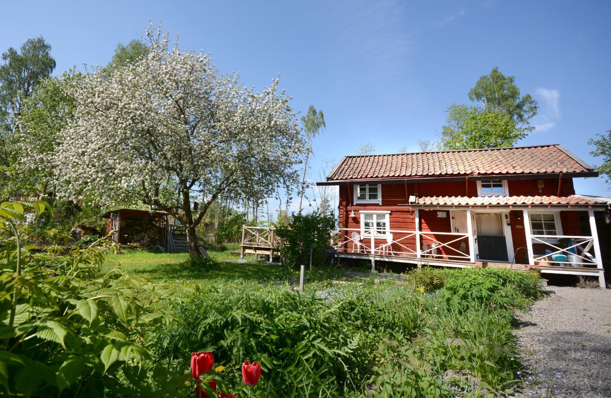 Eden's Garden Cottages