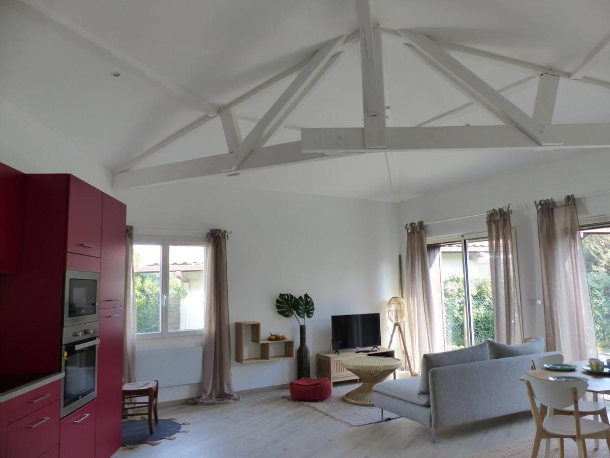 HOSSEGOR PLAGE- Petite villa rénovée pour 4 personnes- Wifi gratuit view 5