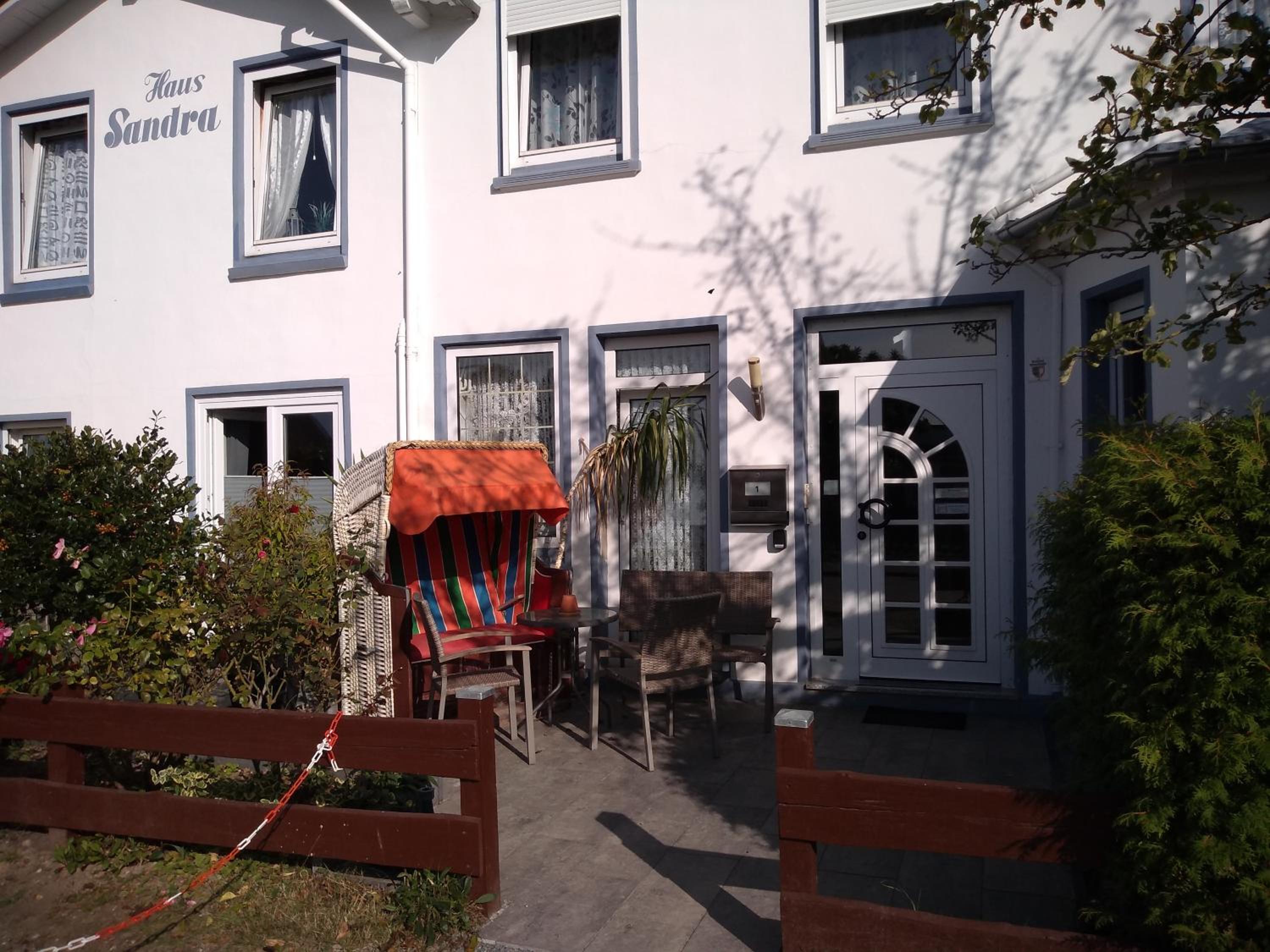 FeWo 8, 1ste Etage, eigene Terrasse mit Strandkorb