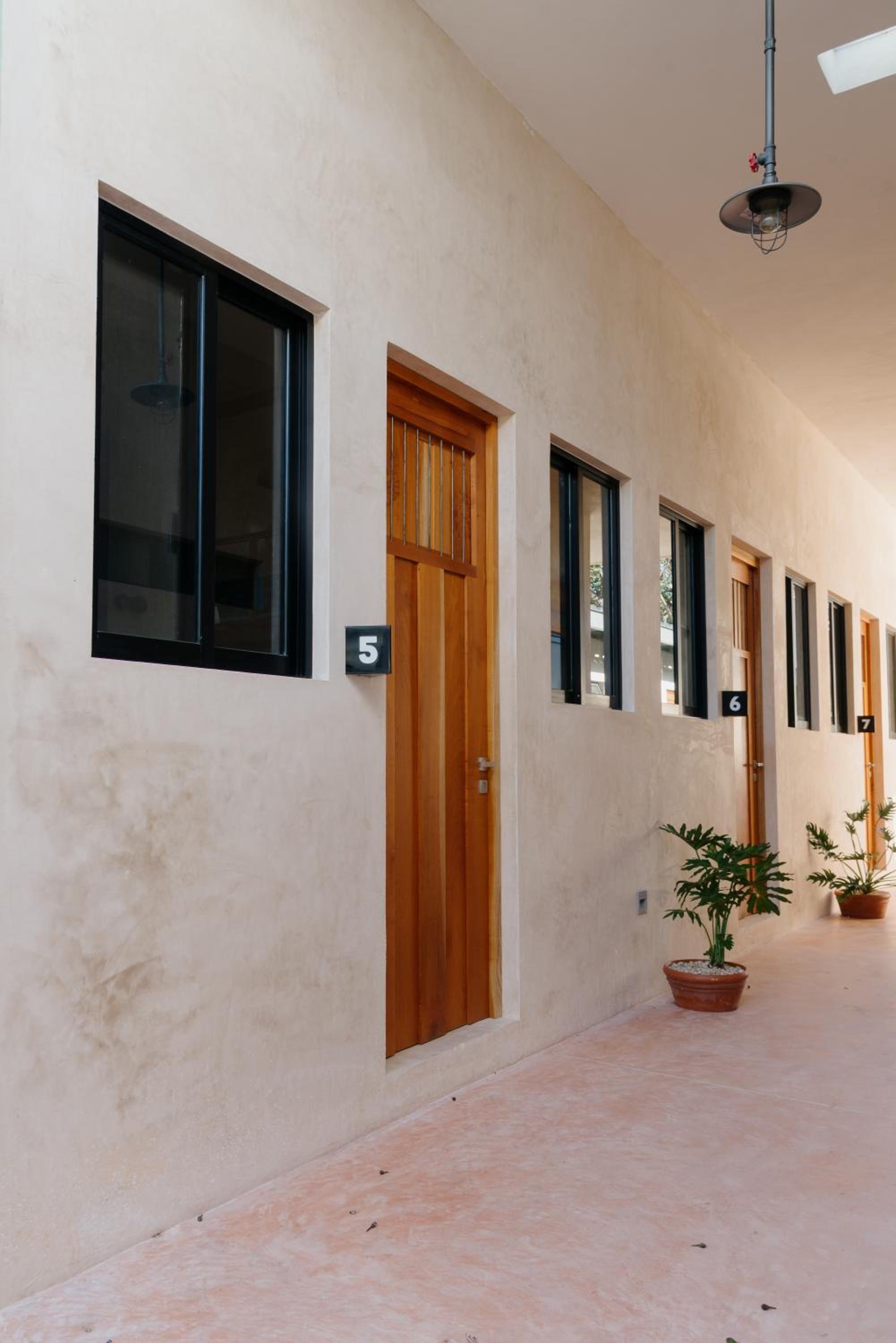 Hotel Hostik Hostal - Image 1