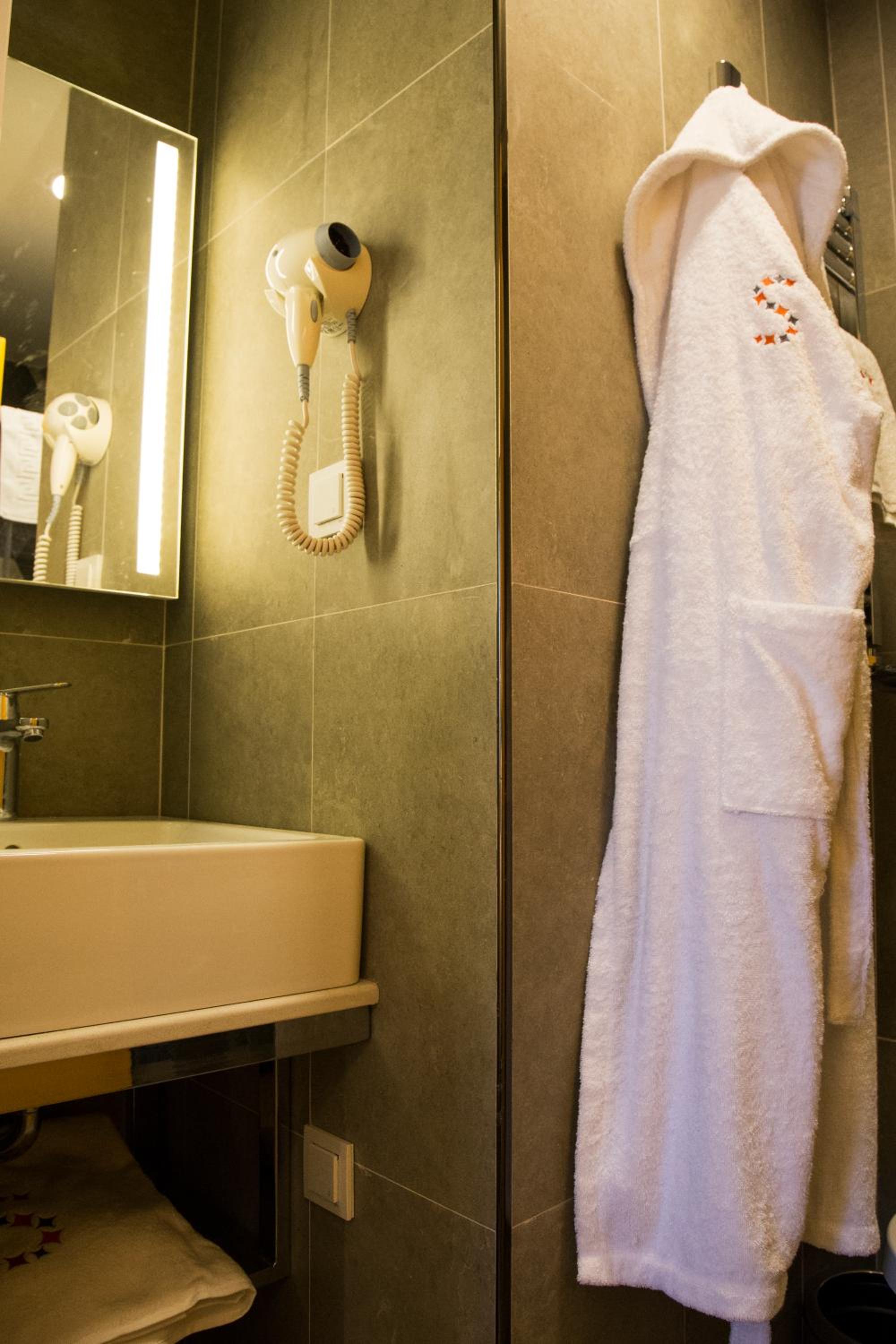 Sparkle Otel - Image 22
