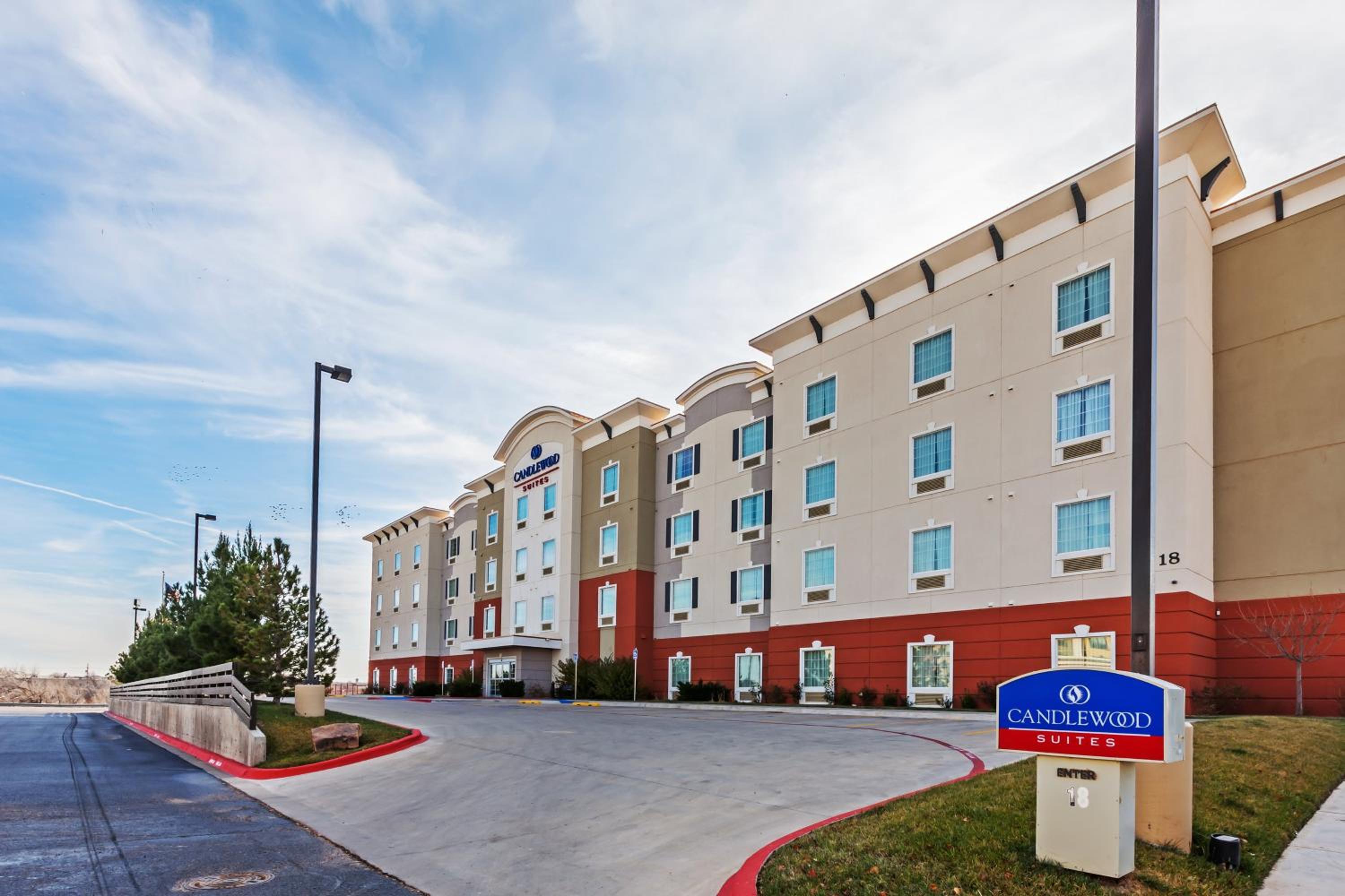 Hotel Candlewood Amarillo-Western Crossing, an IHG Hotel - Image 1
