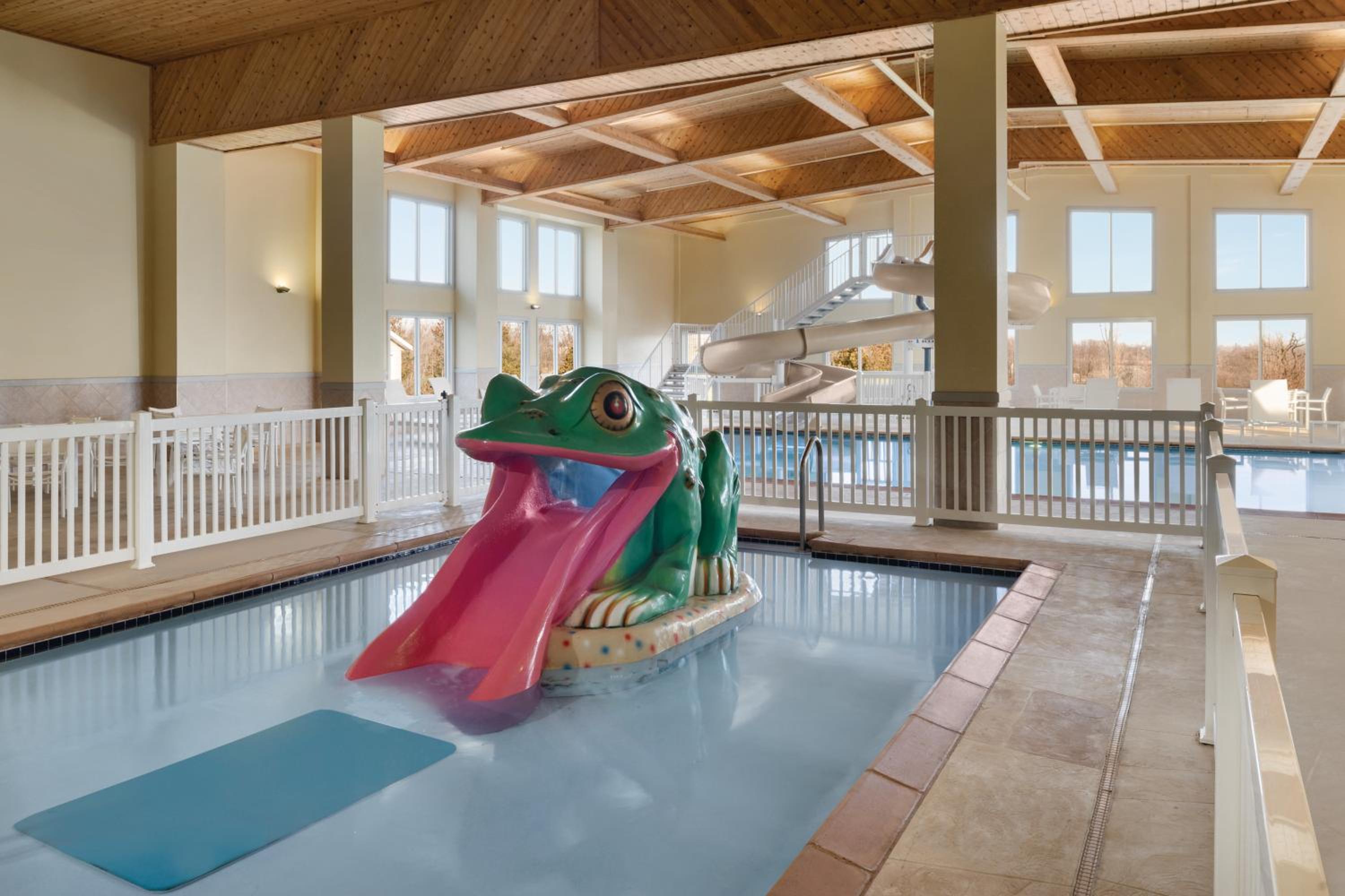 Galena Vacations - Country Inn  Suites by Radisson, Galena, IL - Property Image 5