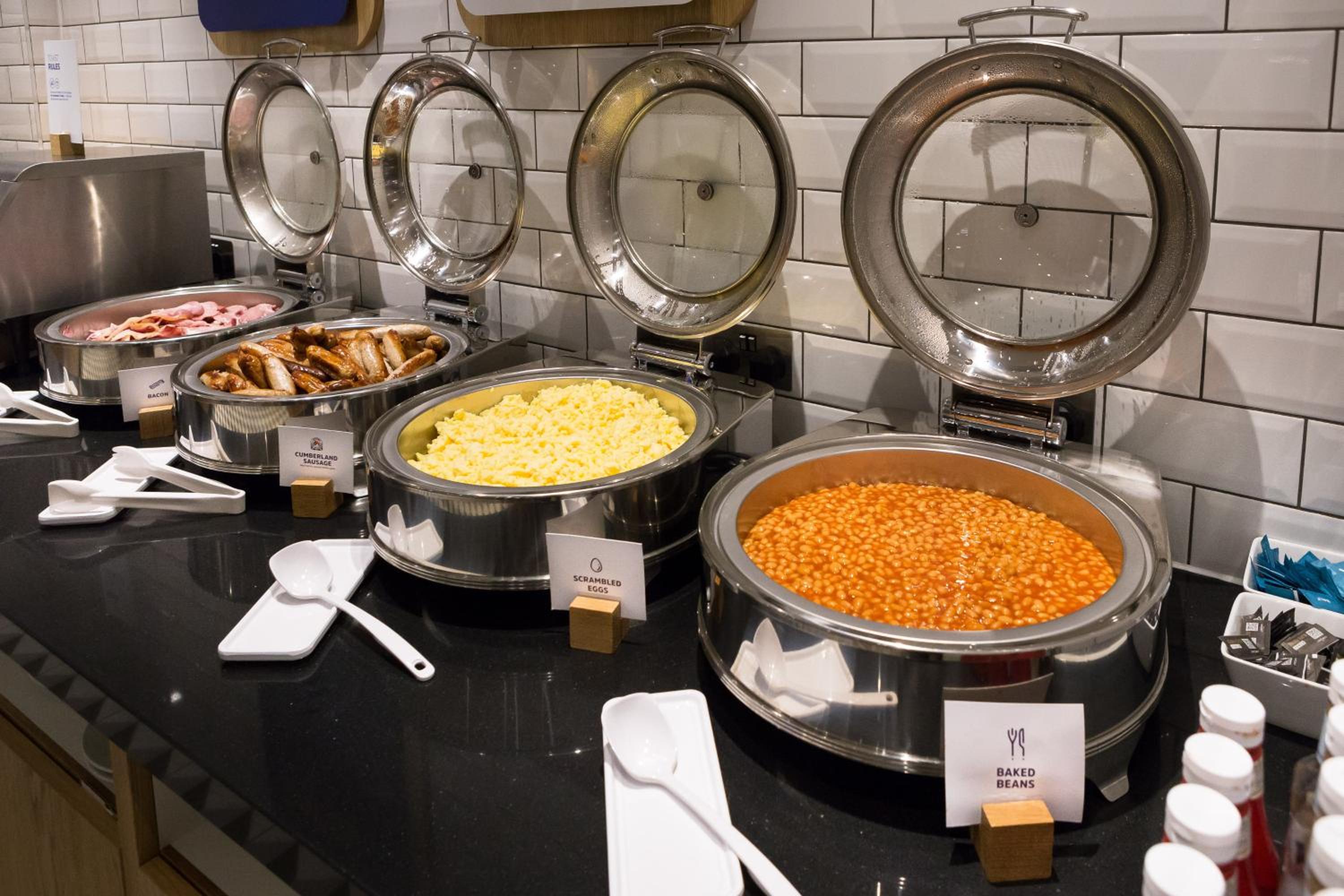 Watford Vacations - Holiday Inn Express London - Watford Junction, an IHG Hotel - Property Image 10
