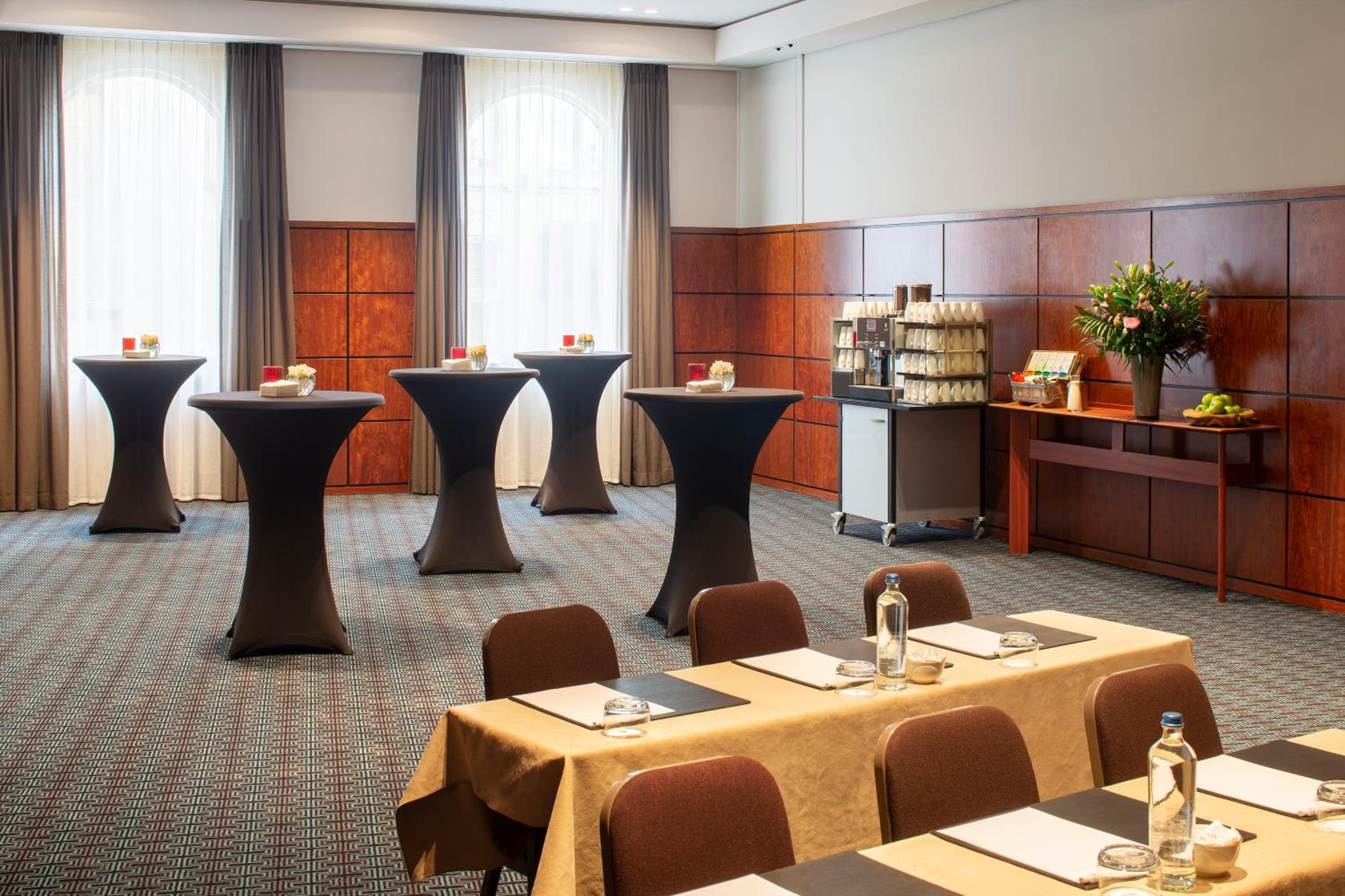 Bruges Vacations - Crowne Plaza Hotel Brugge, an IHG Hotel - Property Image 54