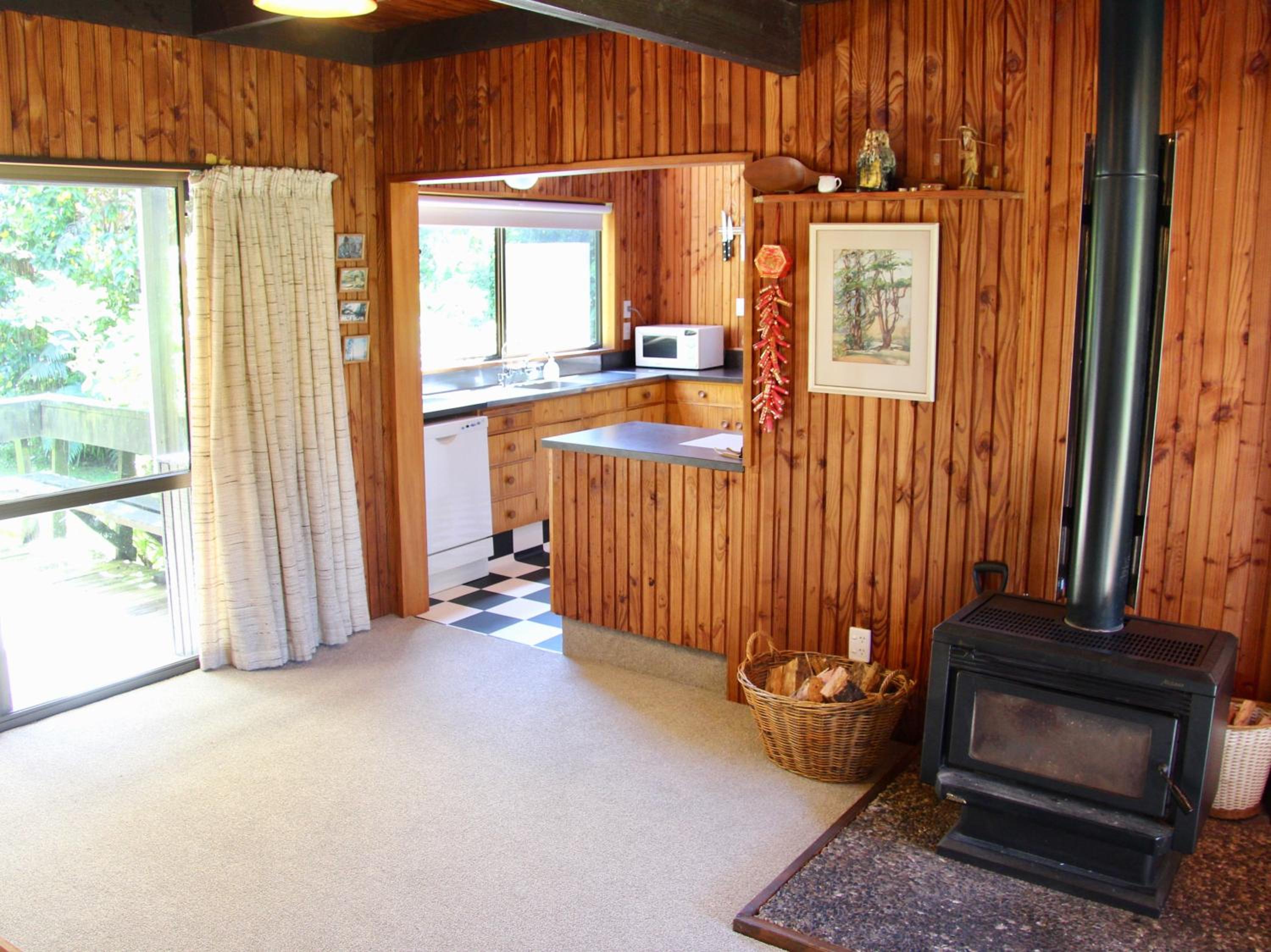 Lakeside Villa - Lake Rotoiti Holiday Home view 3
