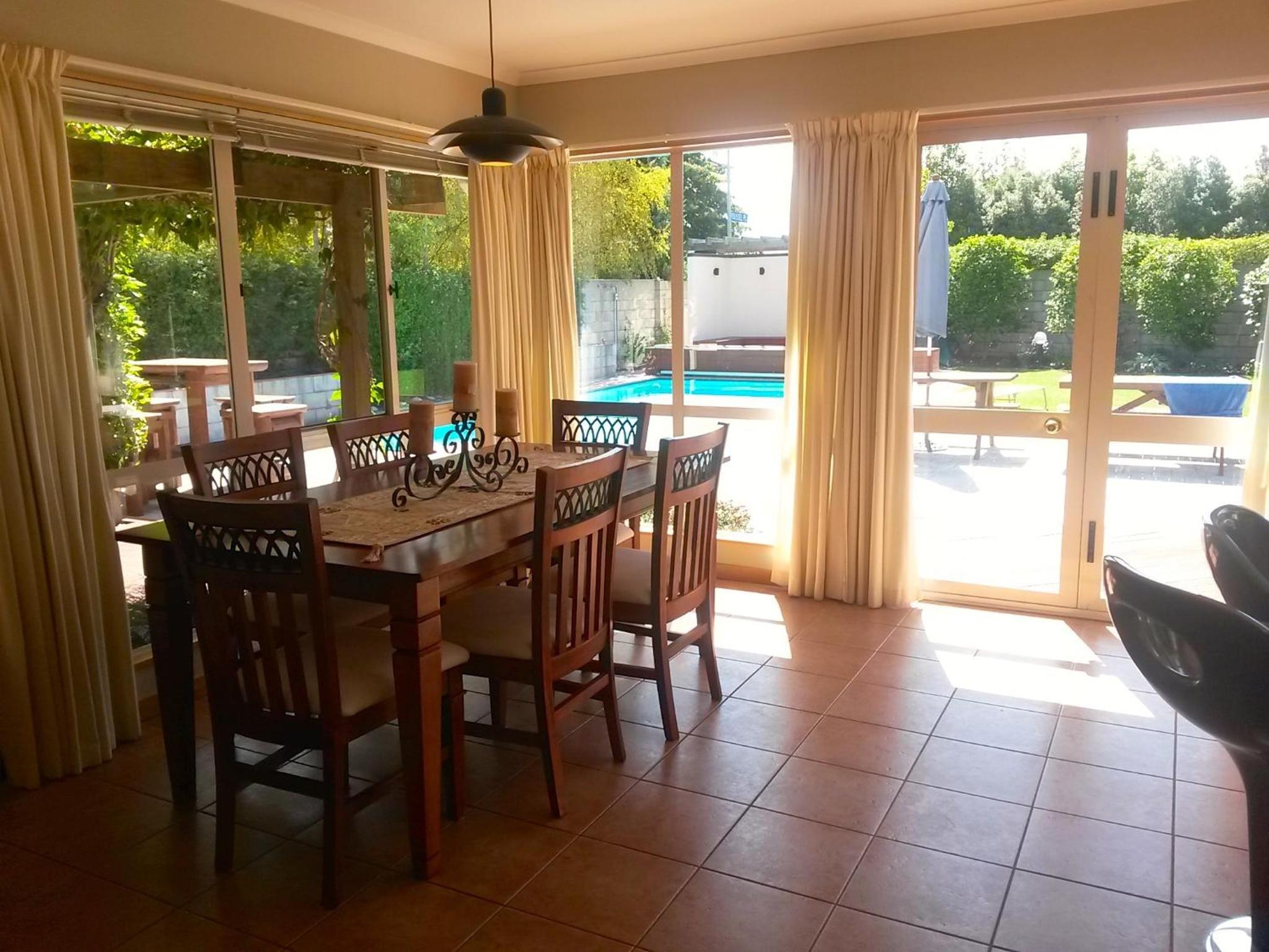 Summer Retreat - Blenheim Holiday Home view 2