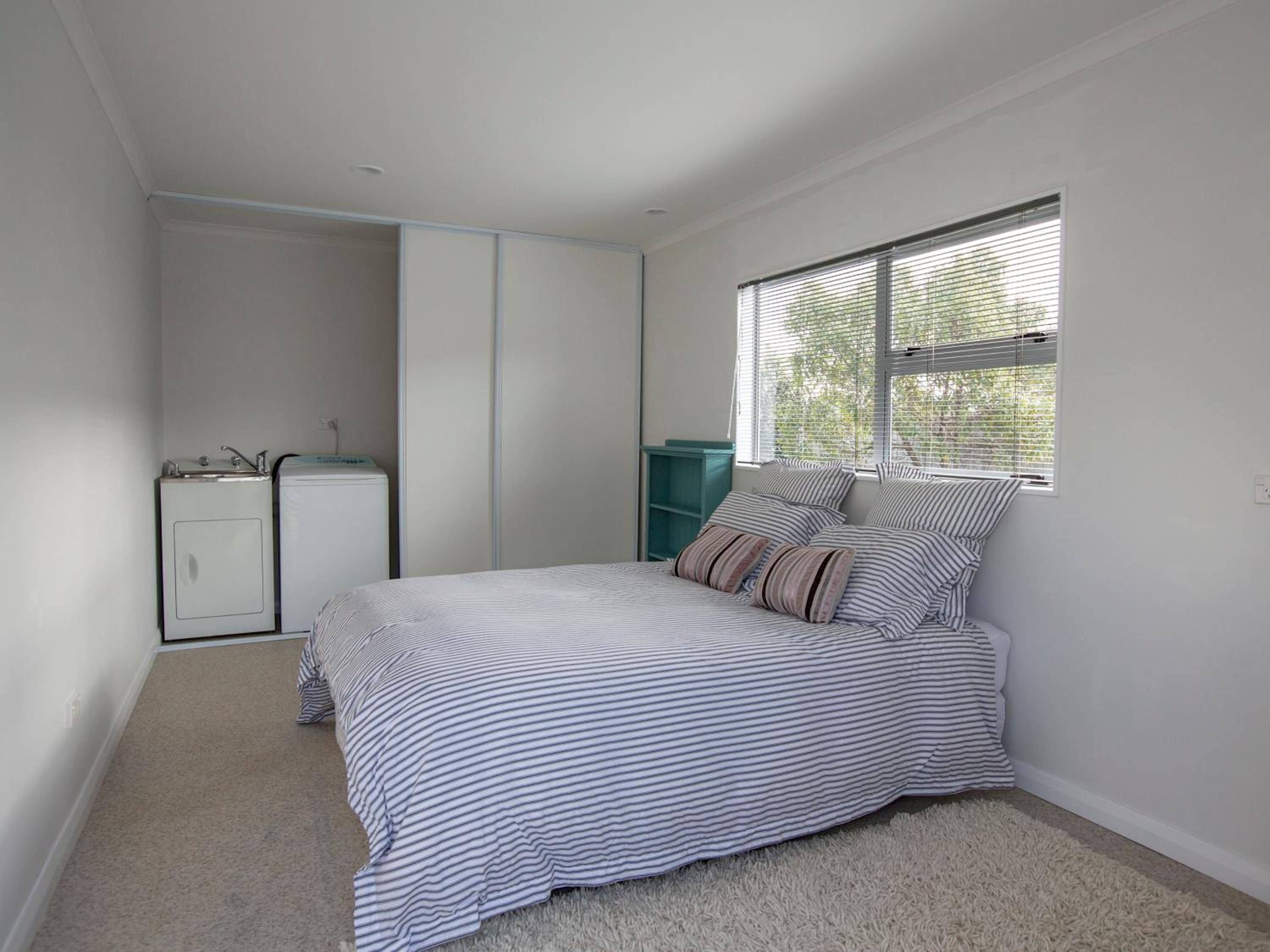 Waikanae Retreat - Waikanae Beach Holiday Home view 3