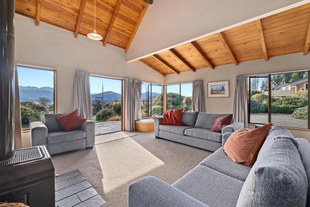 Sycamore Place - Wanaka Holiday Home view 2