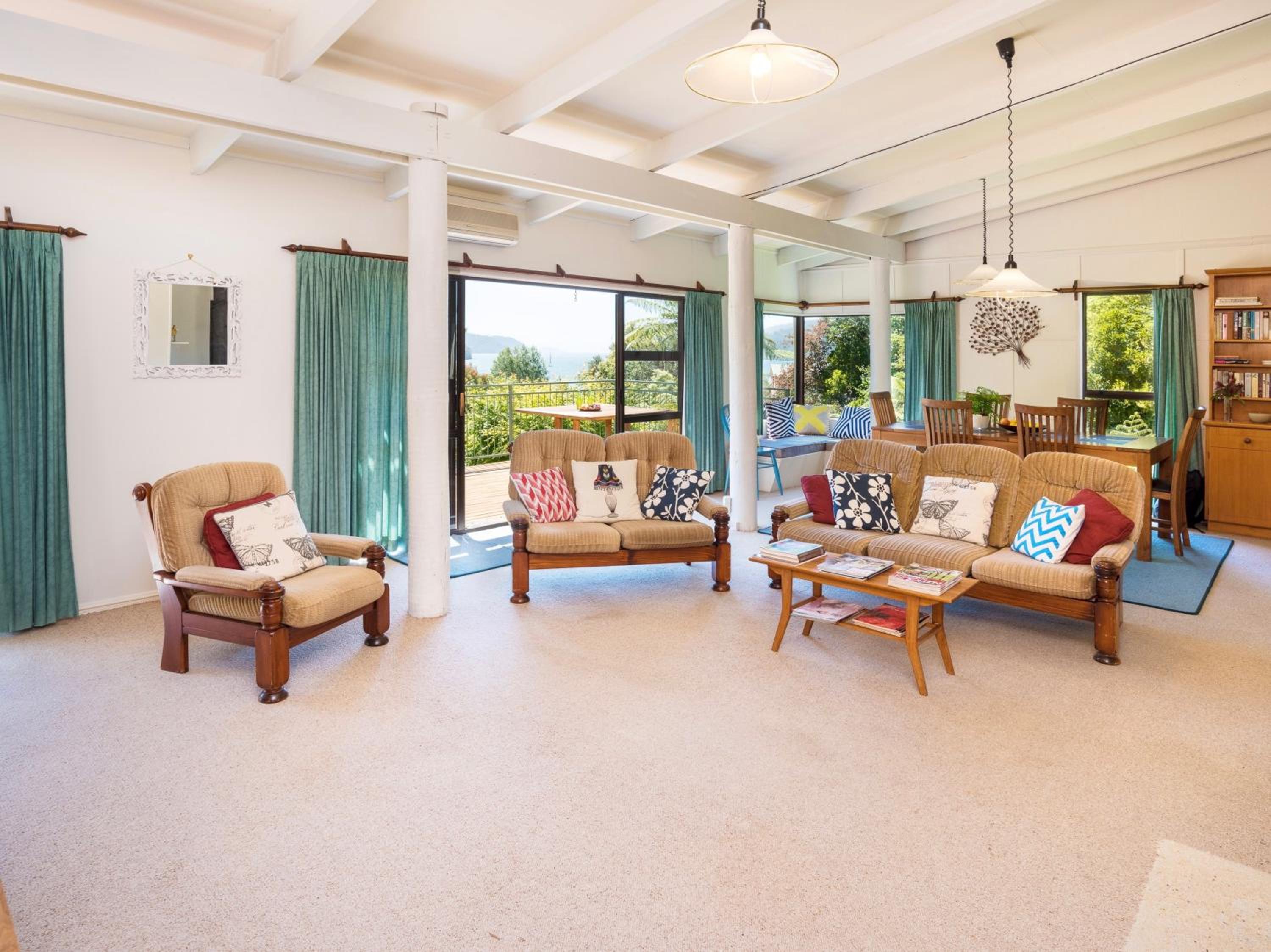 Serene Sounds - Anakiwa Holiday Home view 3
