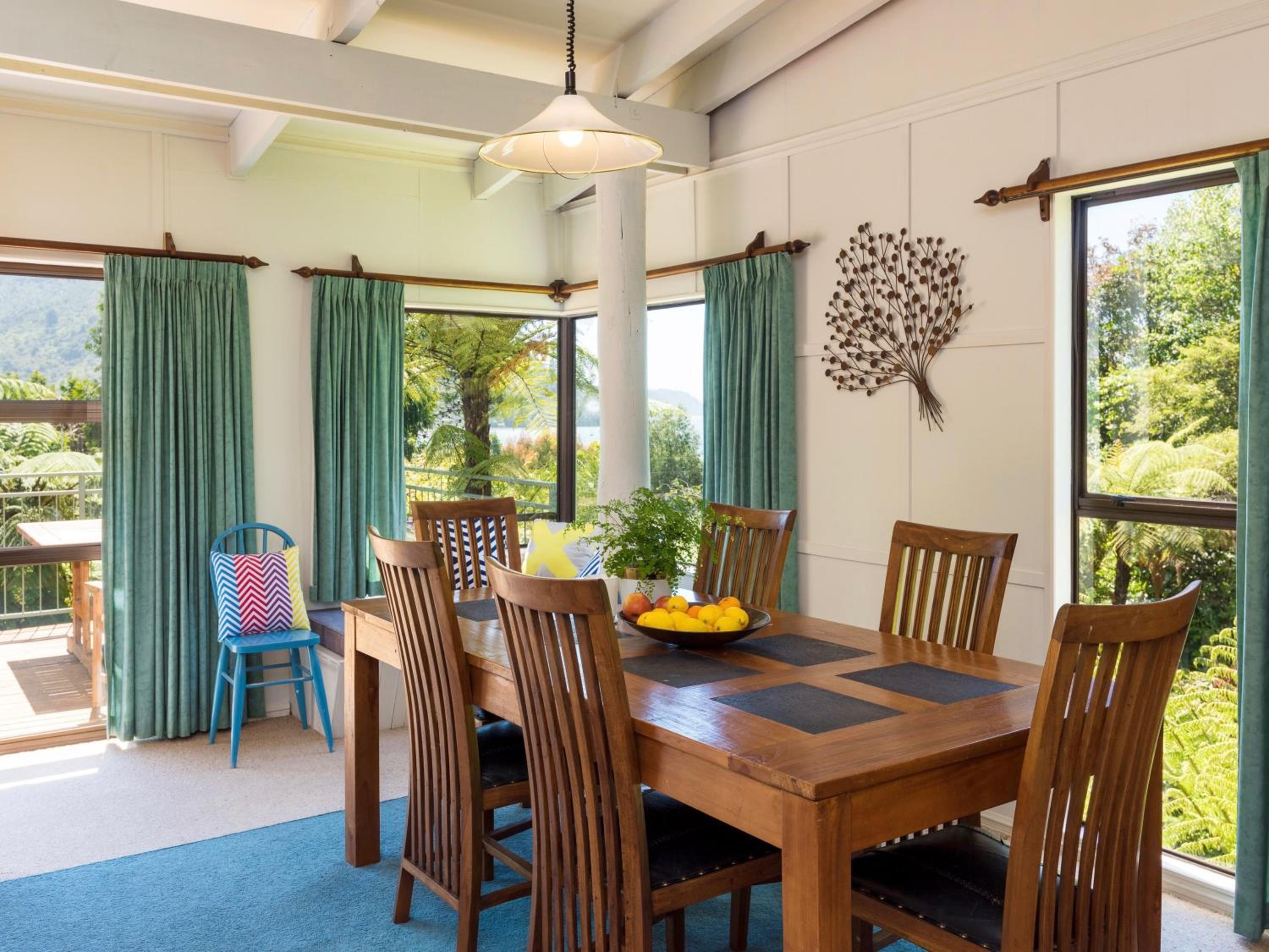 Serene Sounds - Anakiwa Holiday Home view 5