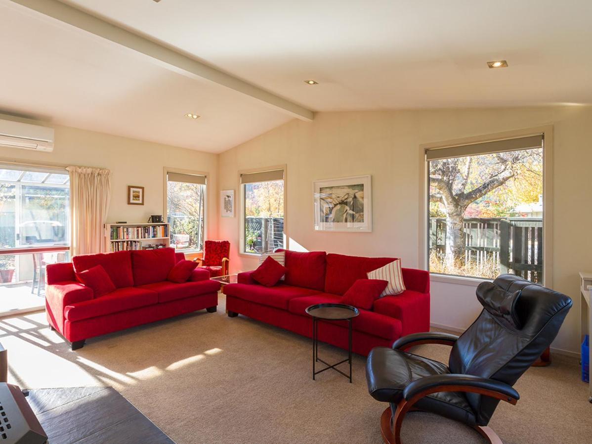 Brow Peak View - Arrowtown Holiday Home view 3
