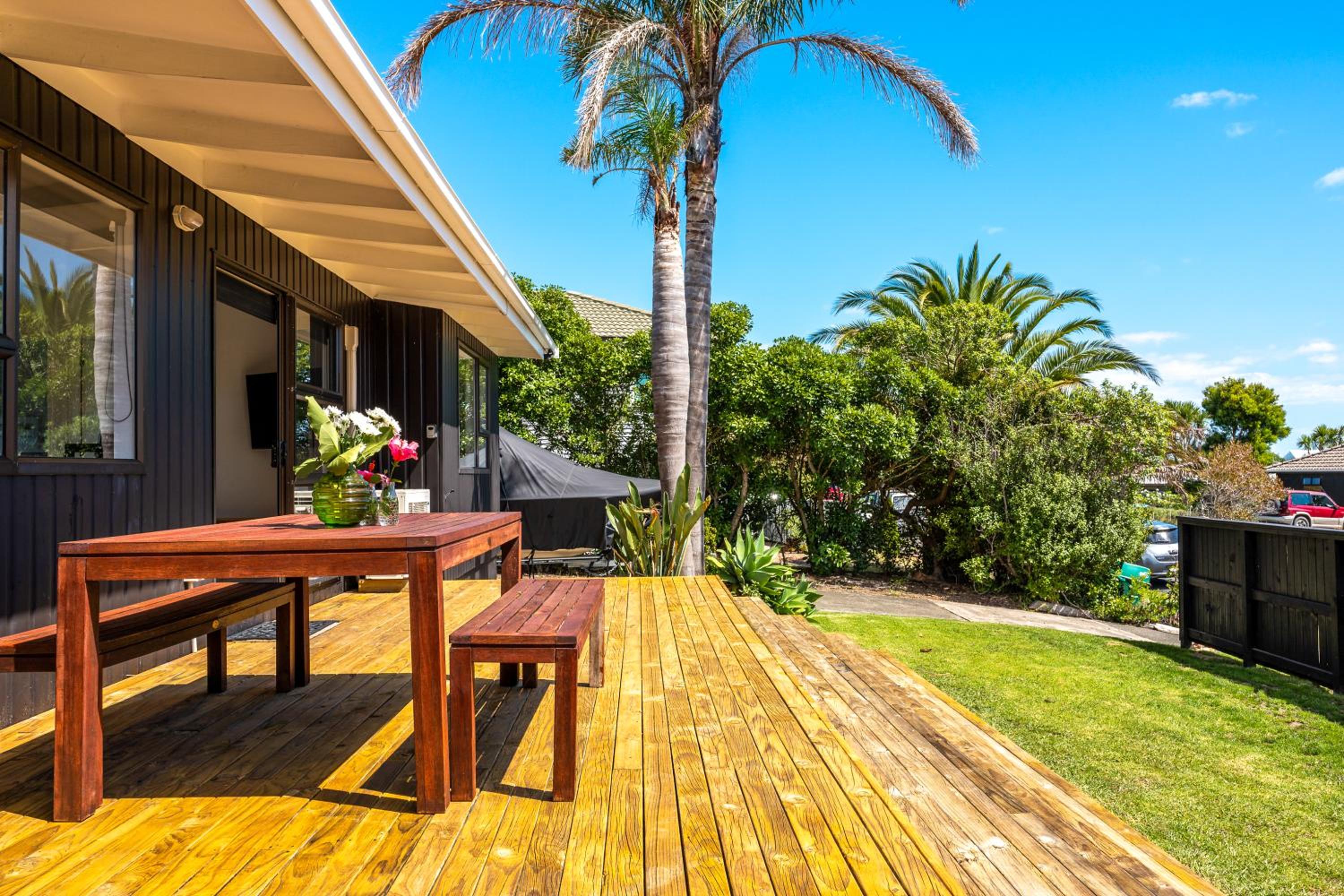 Sol Spa Oasis - Surfdale Holiday Home