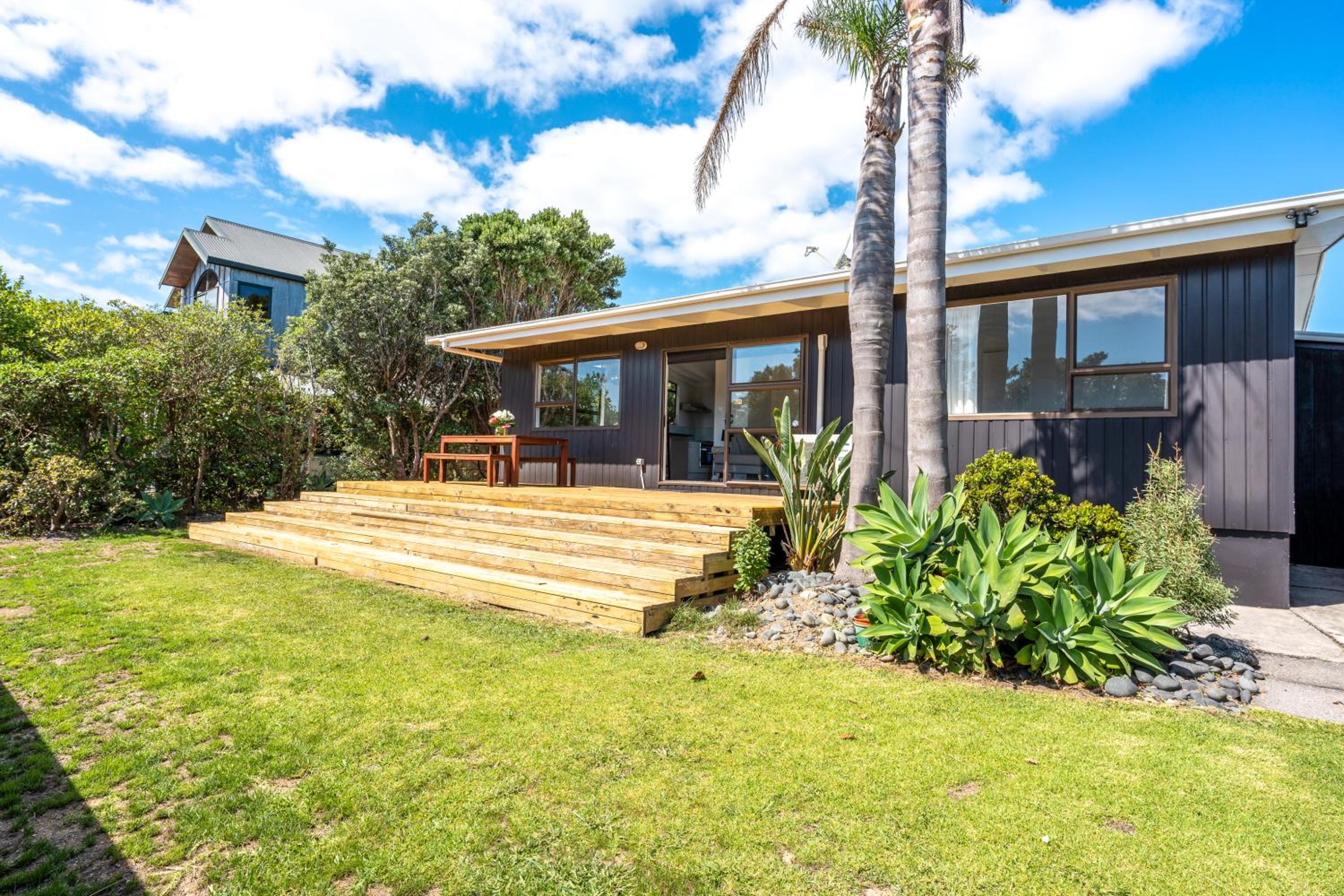 Sol Spa Oasis - Surfdale Holiday Home