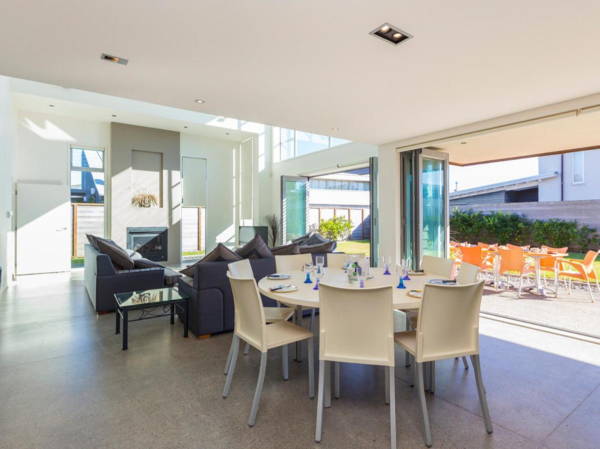 Ocean Escape - Omaha Holiday Home view 3