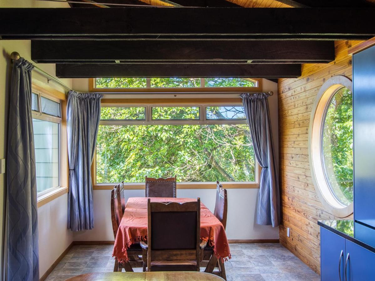 Tasman Hideaway - Marahau Holiday Home view 5