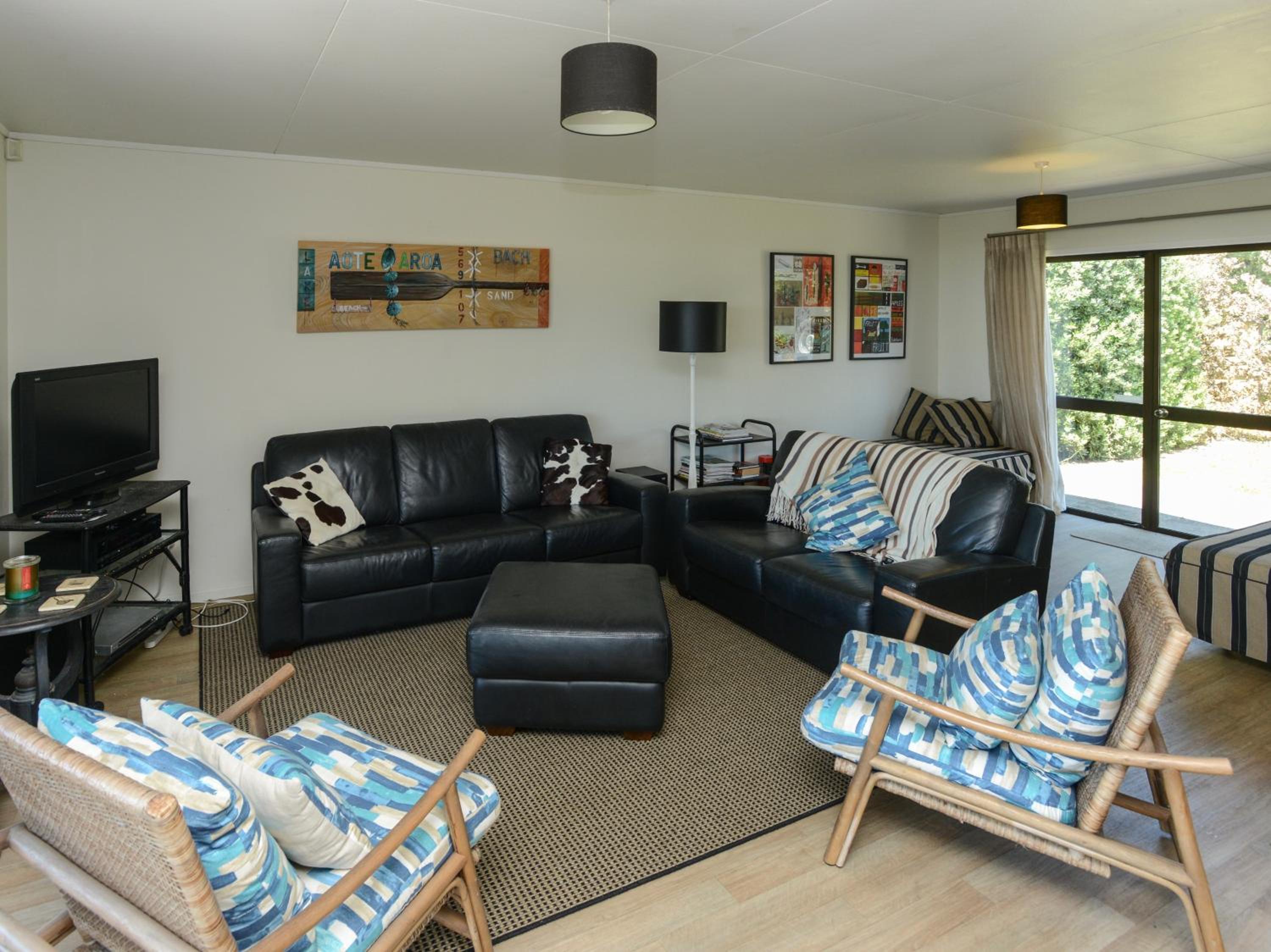 Bach 112 - Waimarama Holiday Home view 3