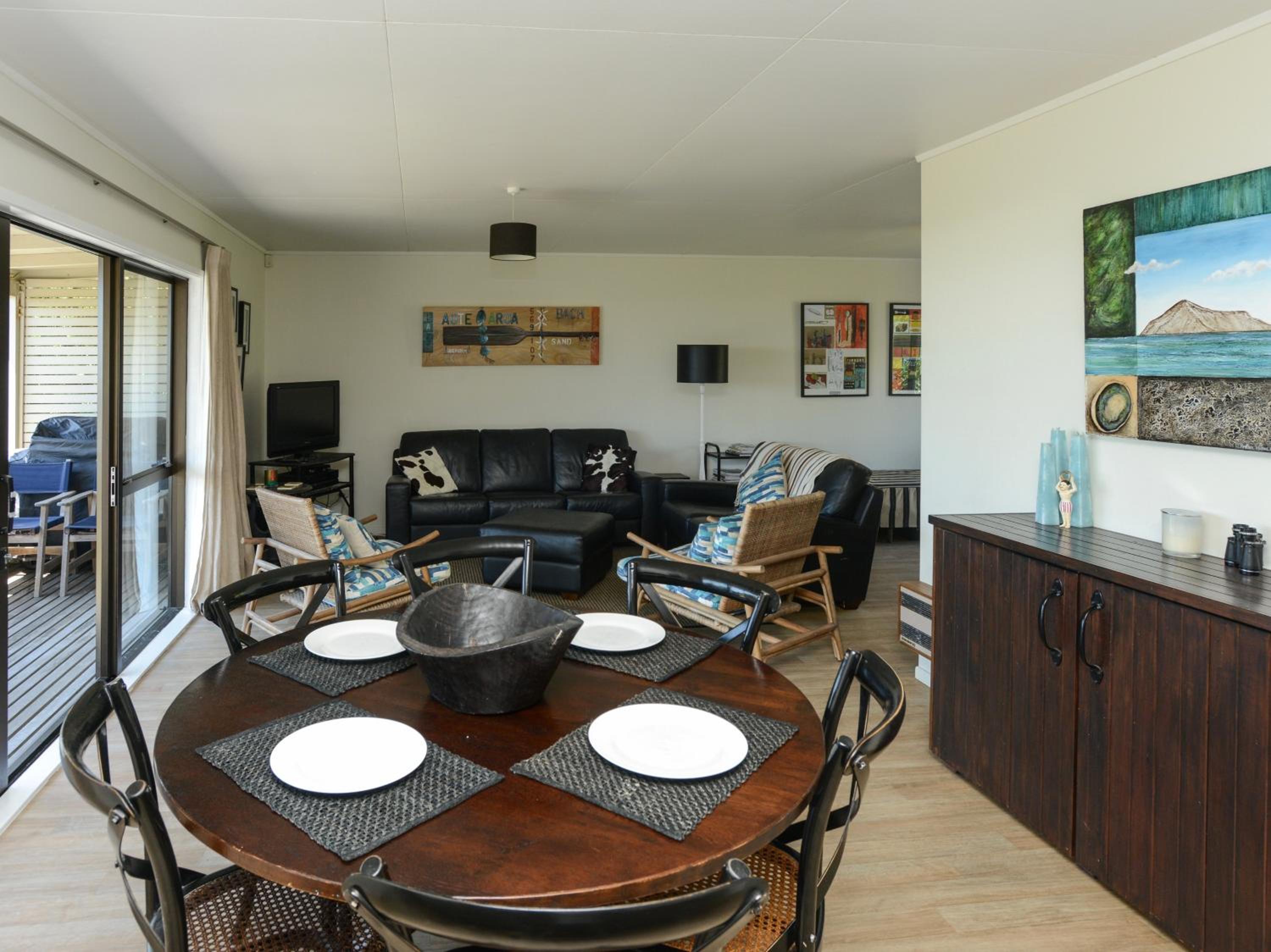 Bach 112 - Waimarama Holiday Home view 4