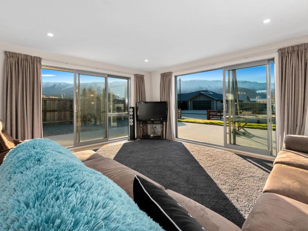 Pisa Oasis - Cromwell Holiday Home view 3