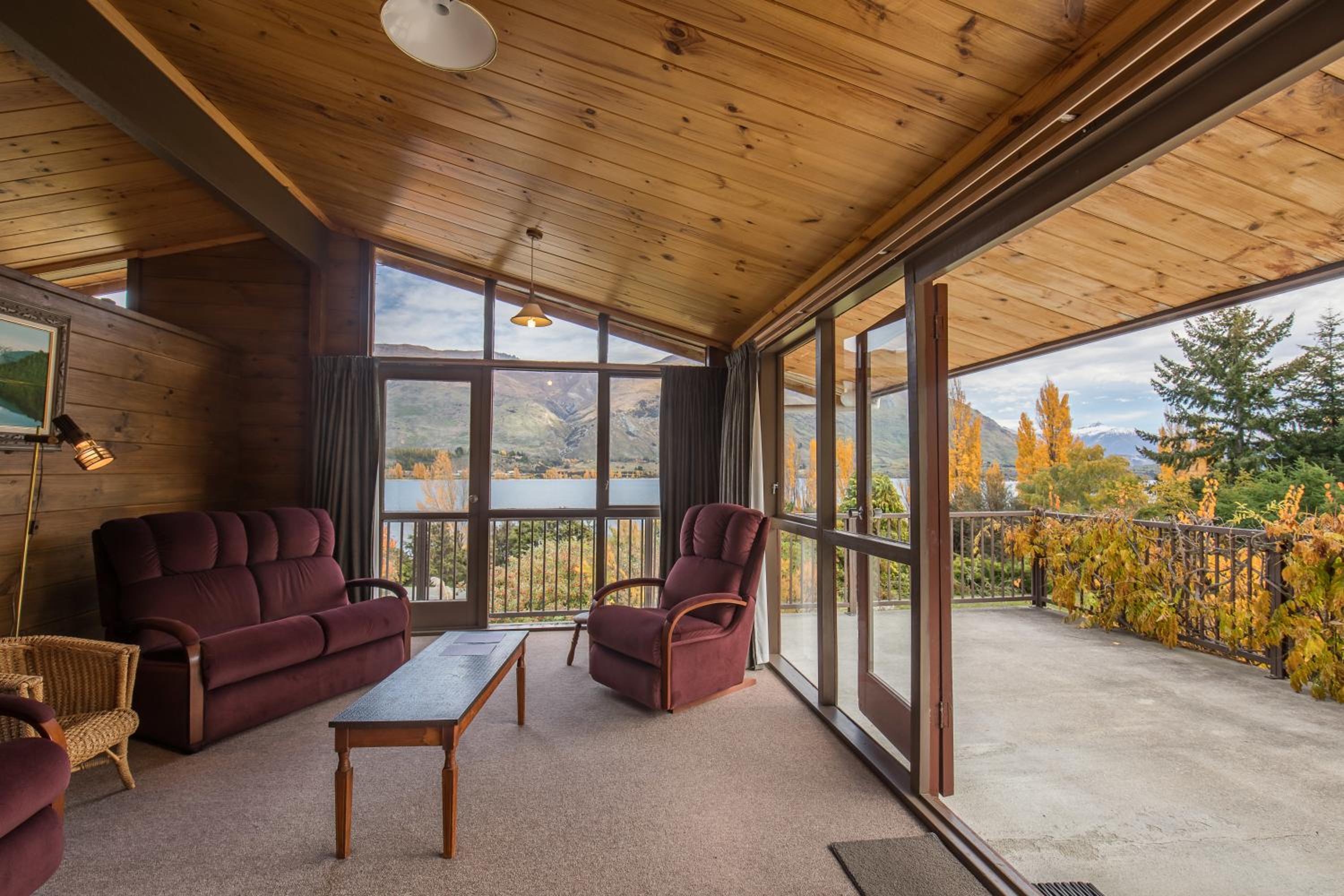 Lakeside Escape - Wanaka Holiday Bach view 2
