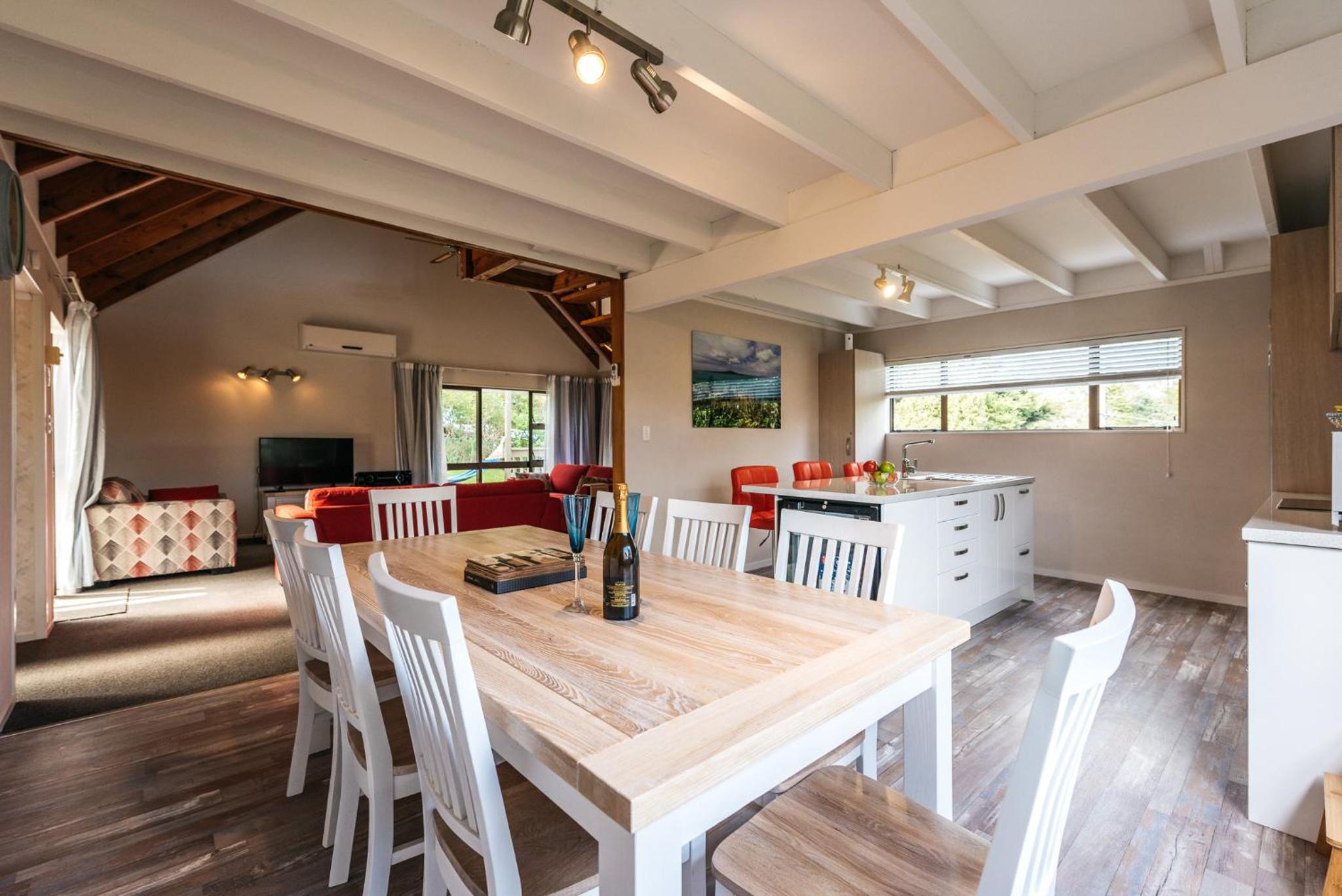 Oneroa Oasis - Oneroa Holiday Home