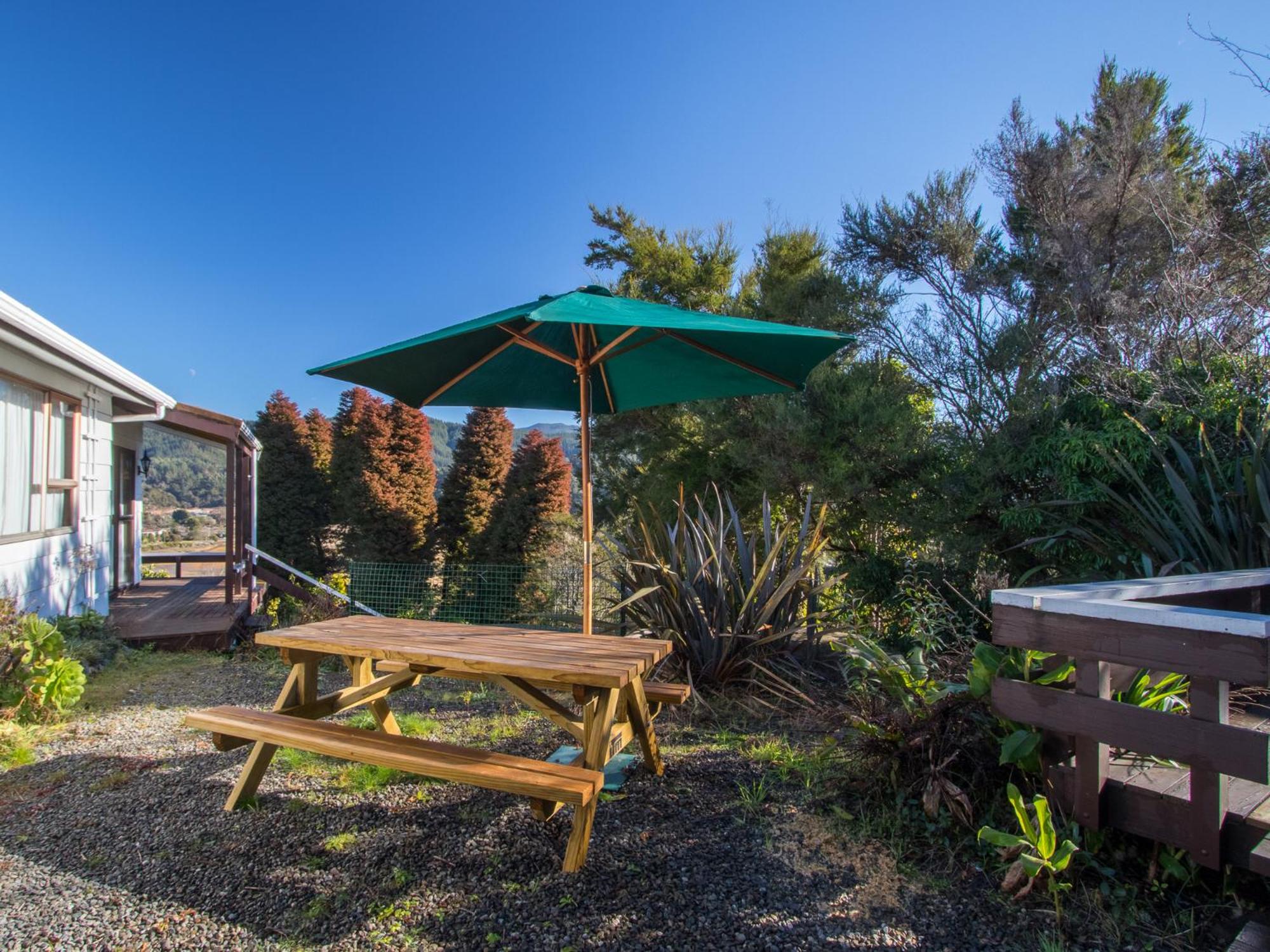 Beach House on the Ridge - Kaiteriteri House