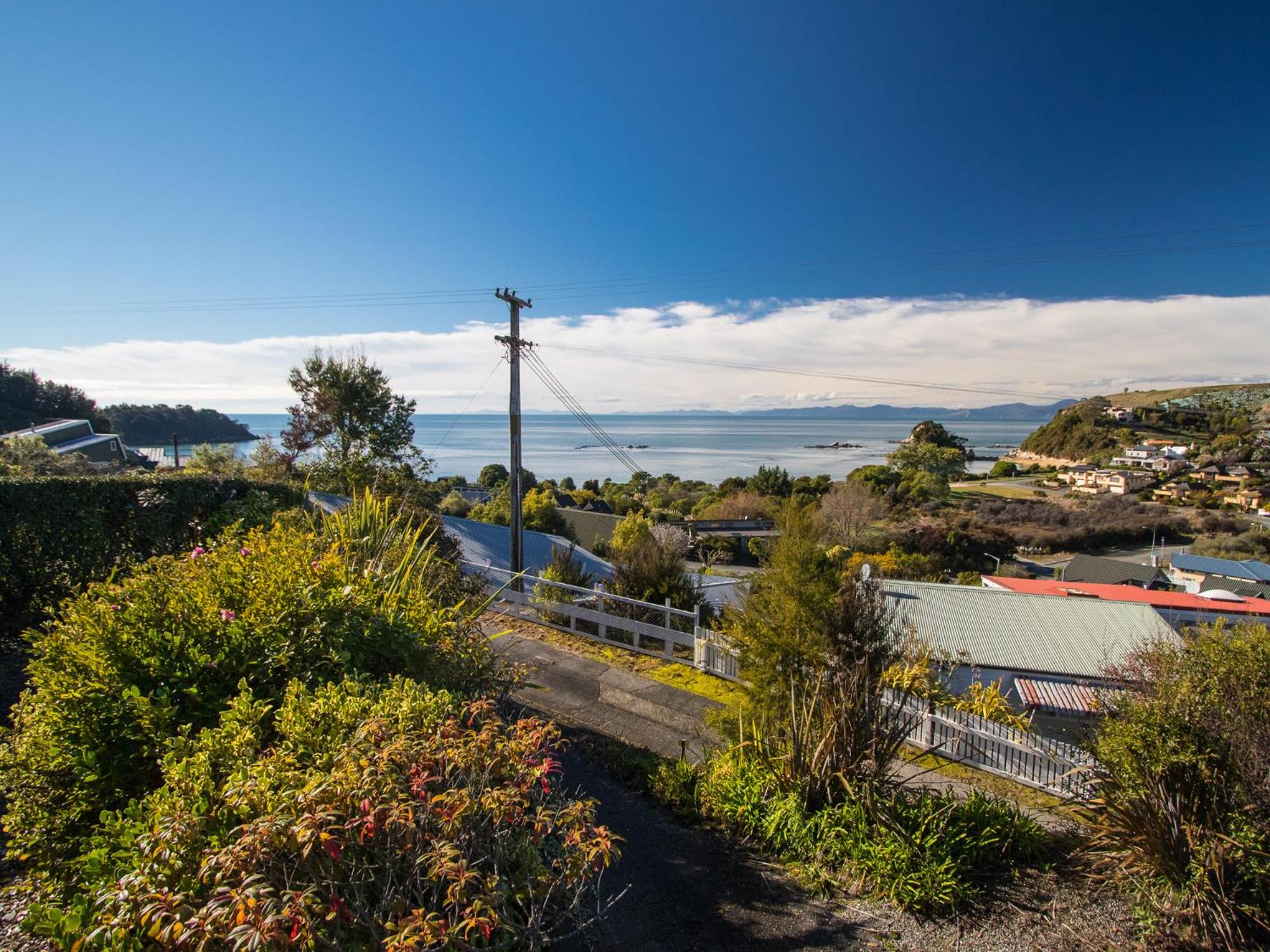 Beach House on the Ridge - Kaiteriteri House