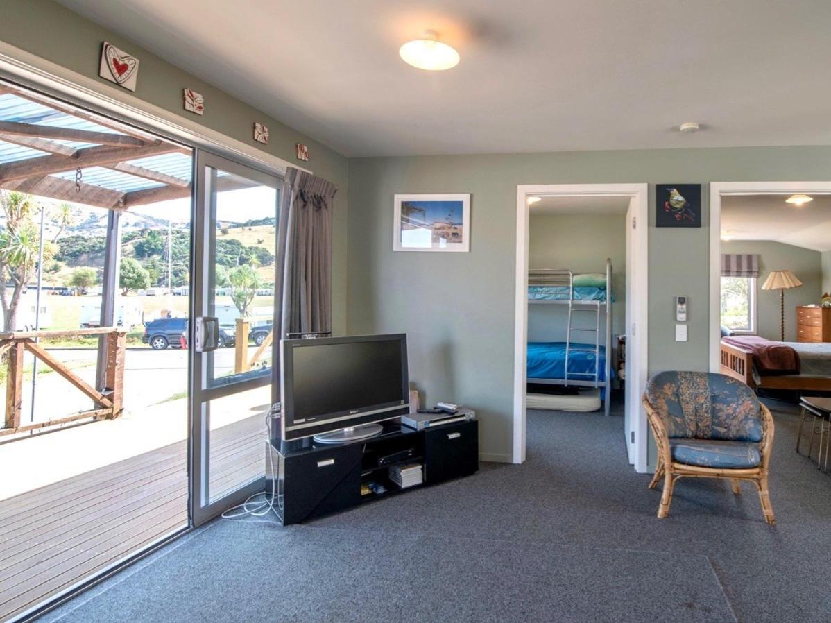 Bay Bliss - Akaroa Holiday Home view 2