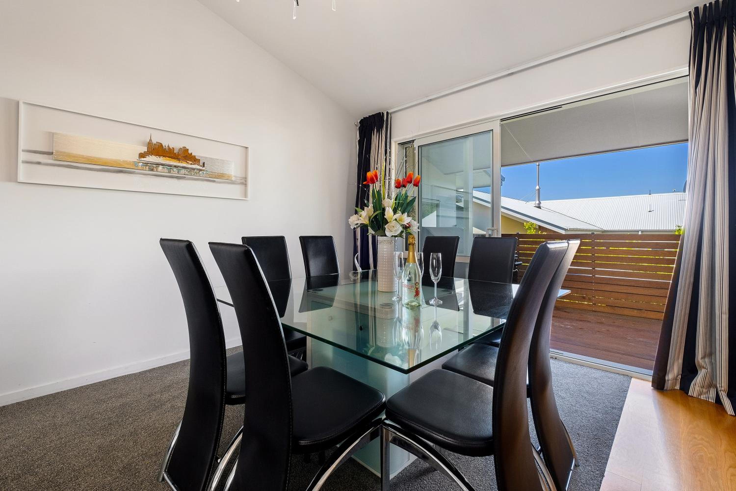 Lakeside Luxury - Wanaka Holiday Home view 5