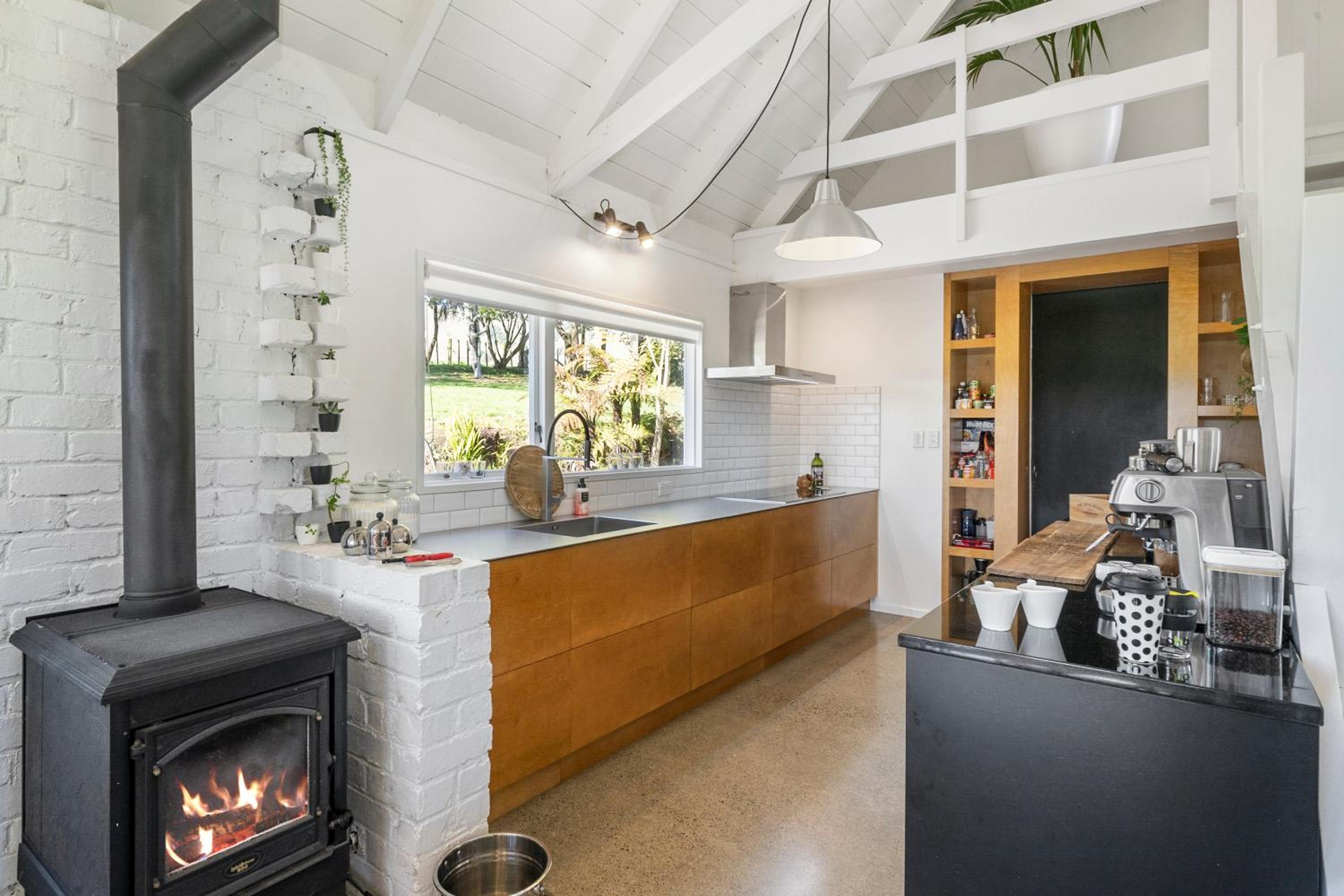 The House - The Lodge Te Horo view 4