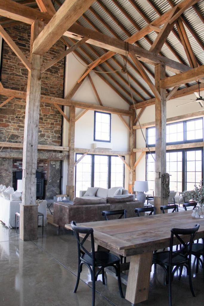 Coombs Hill Barn