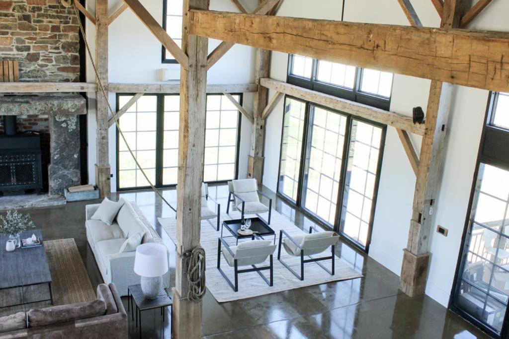 Coombs Hill Barn
