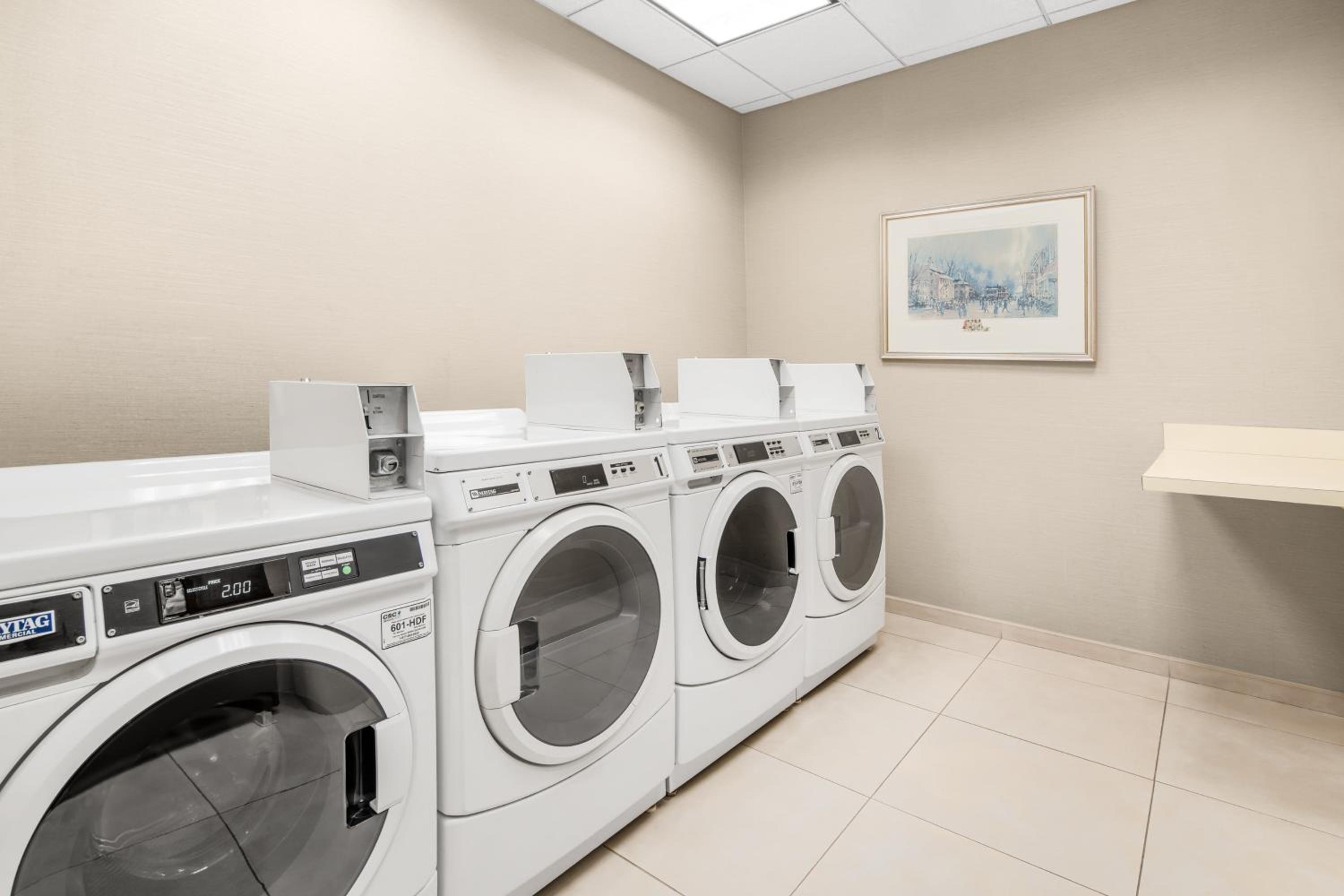 Newark Vacations - Holiday Inn Express  Suites Wilmington-Newark, an IHG Hotel - Property Image 6