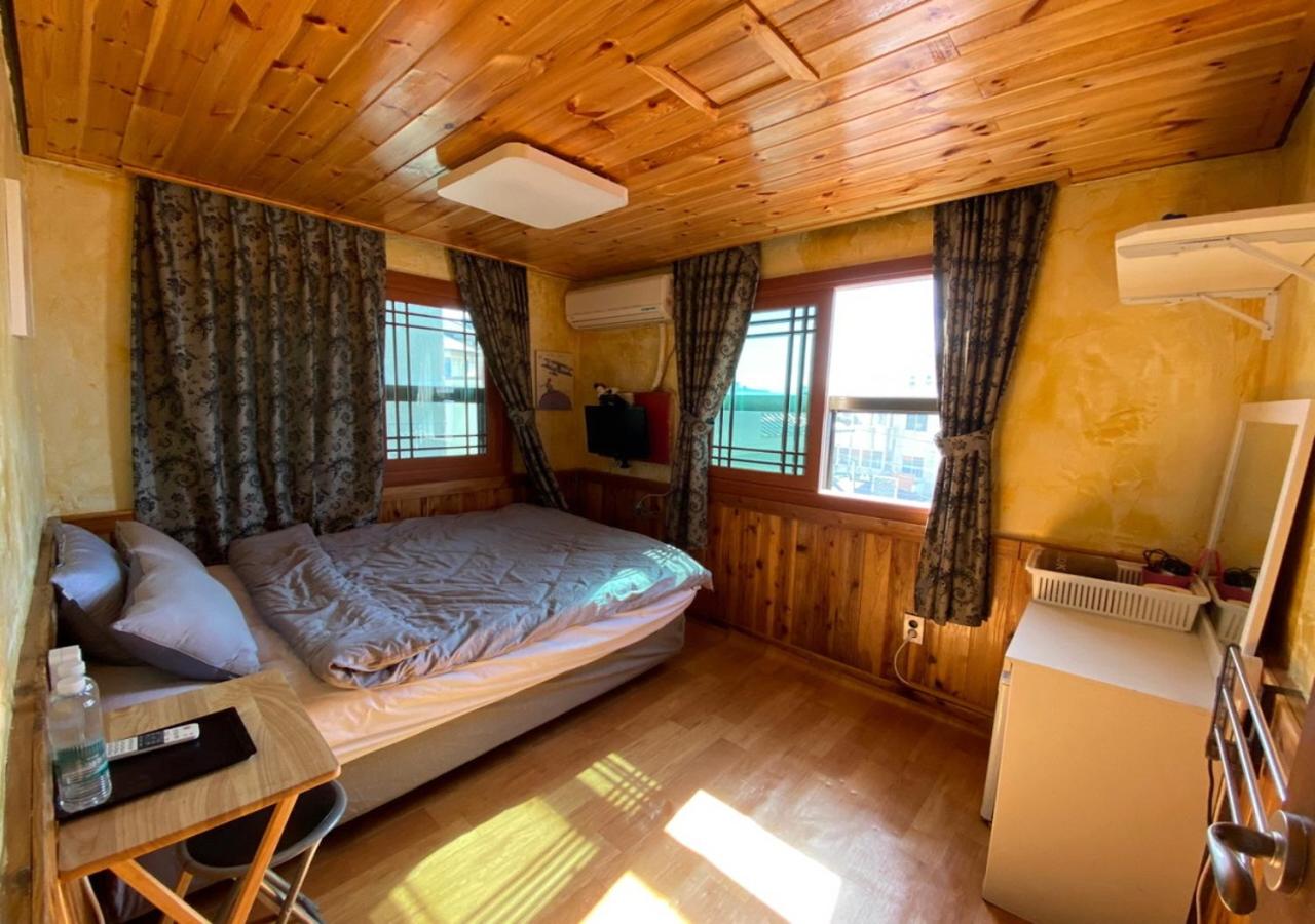 Gudeok Guesthouse