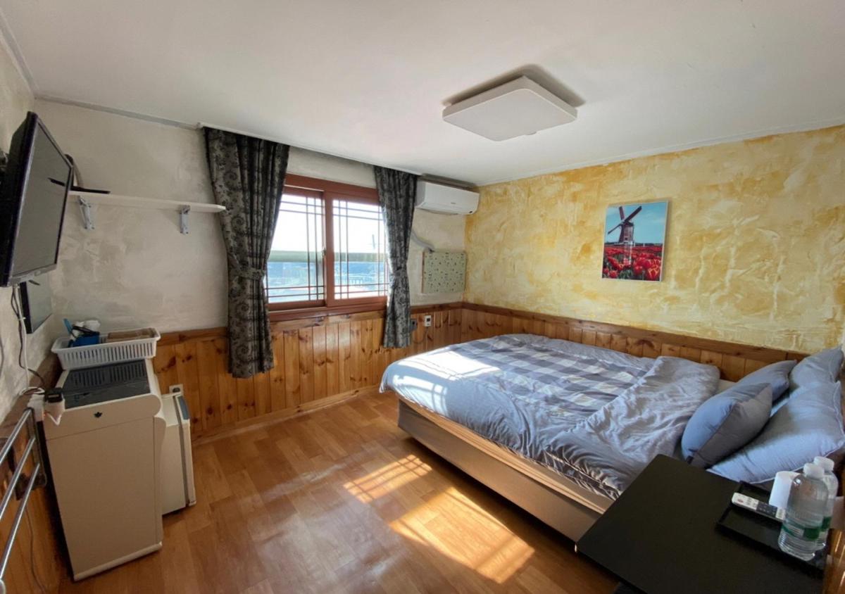 Gudeok Guesthouse