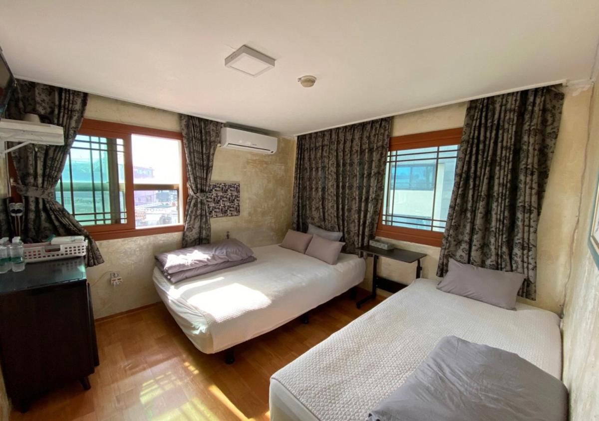 Gudeok Guesthouse