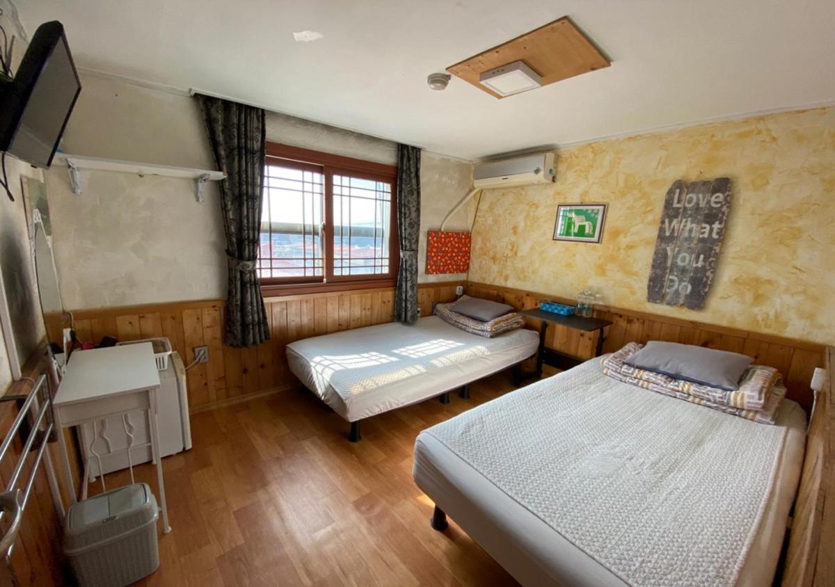 Gudeok Guesthouse