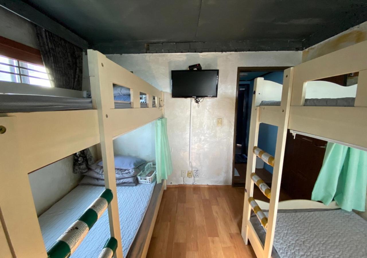 Gudeok Guesthouse